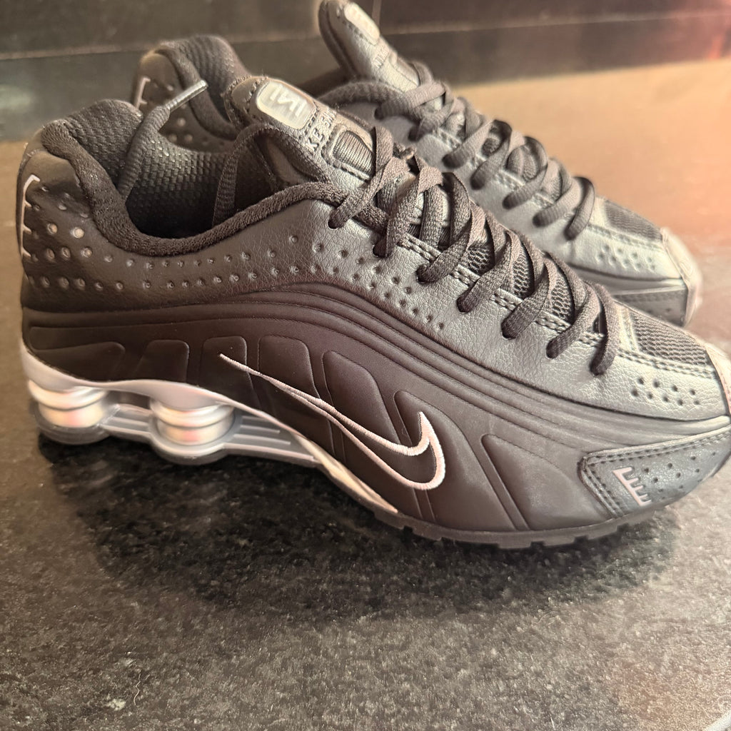 Shox R4 Black & Silver