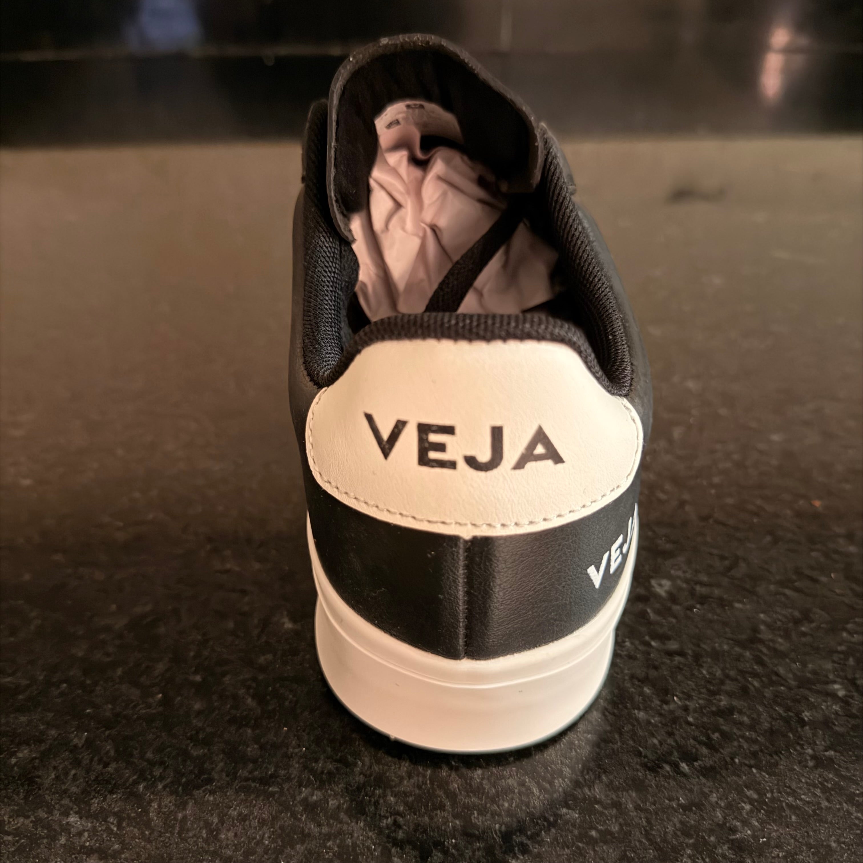 Veja Campo Black