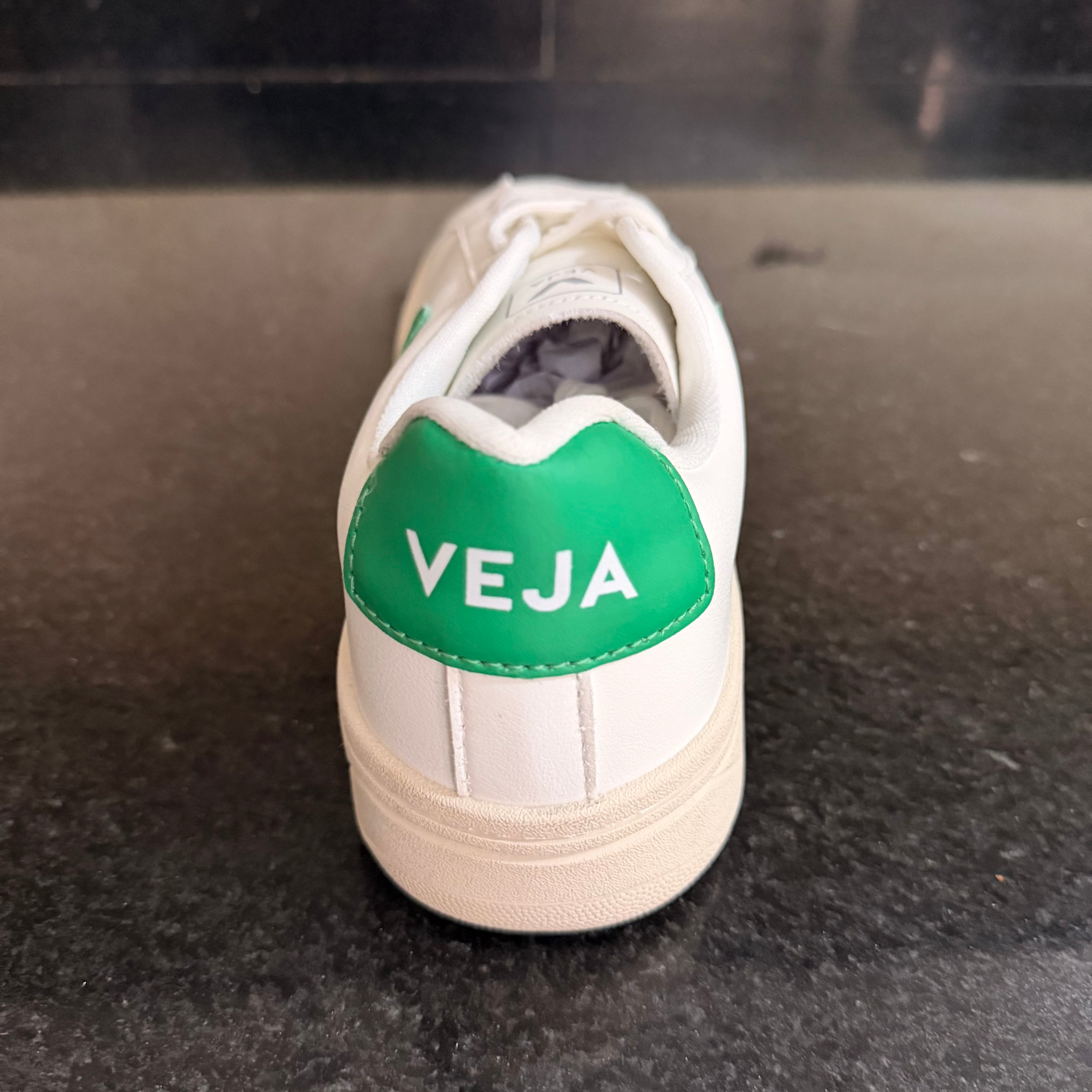Veja Ucra Green