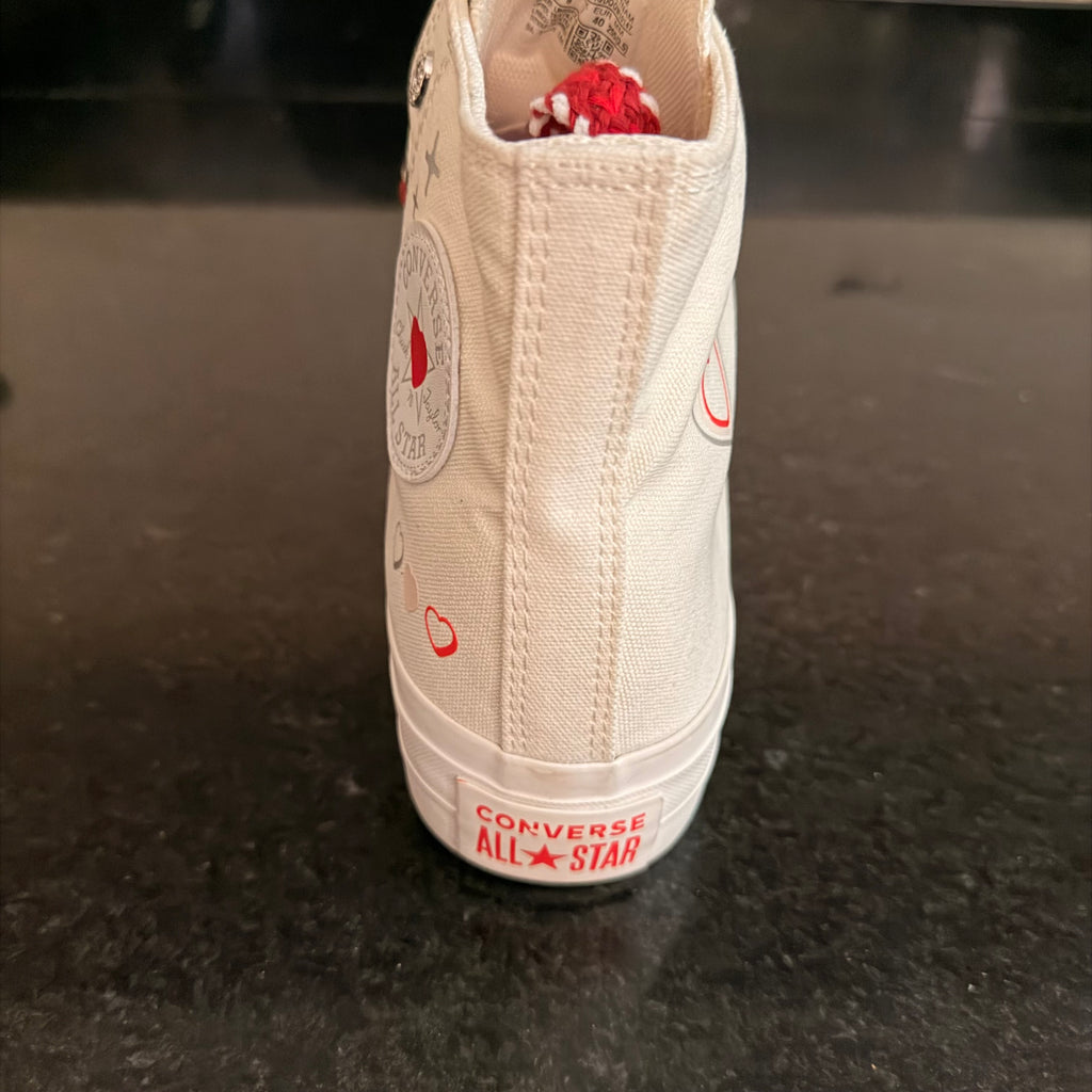 Converse Mid San Valentín