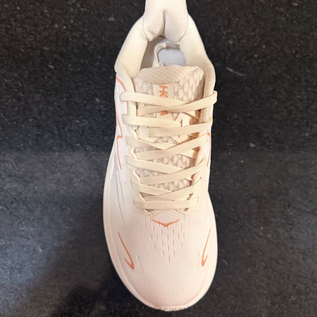 Hoka Clifton 10 beige  CON CAJA