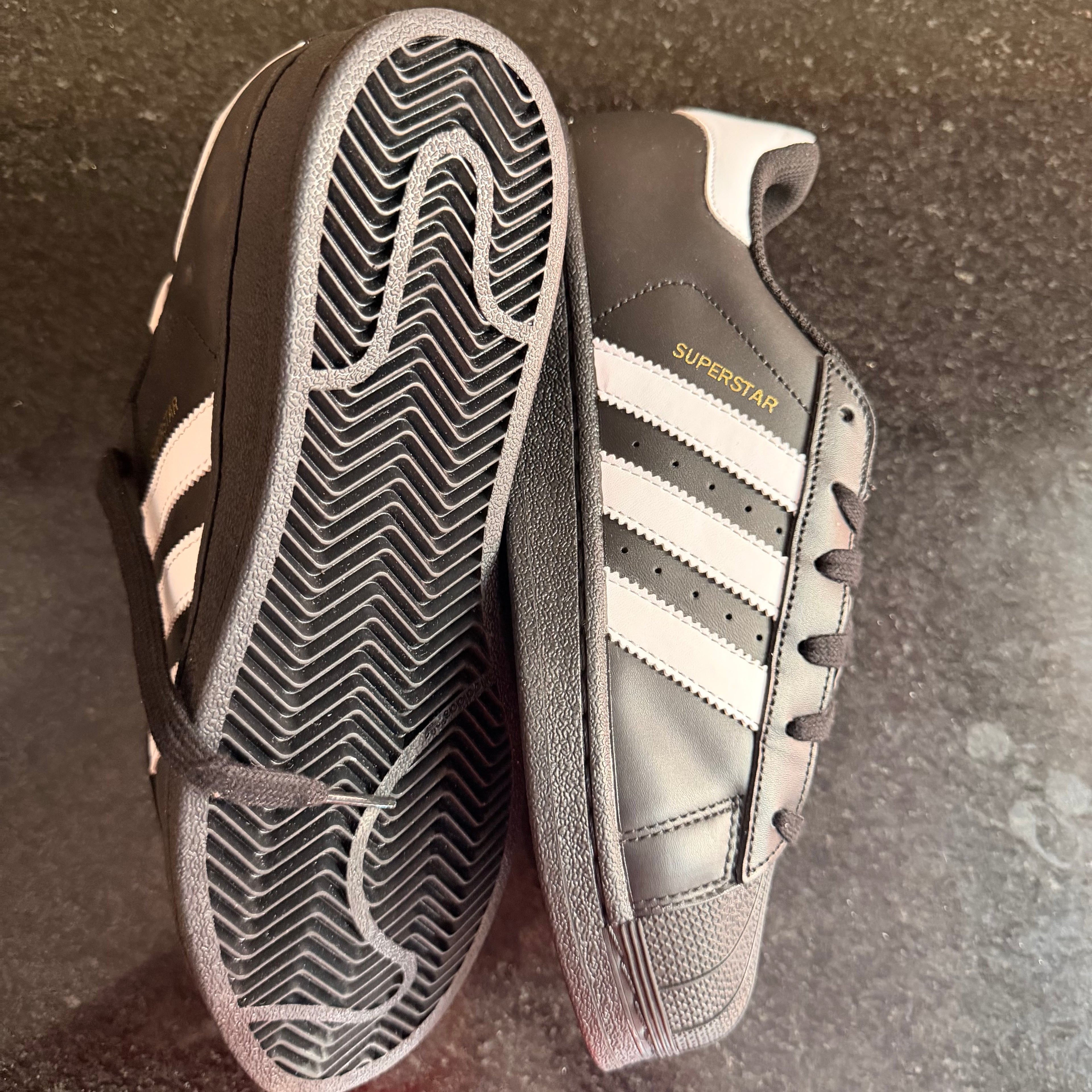 Superstar Black & White