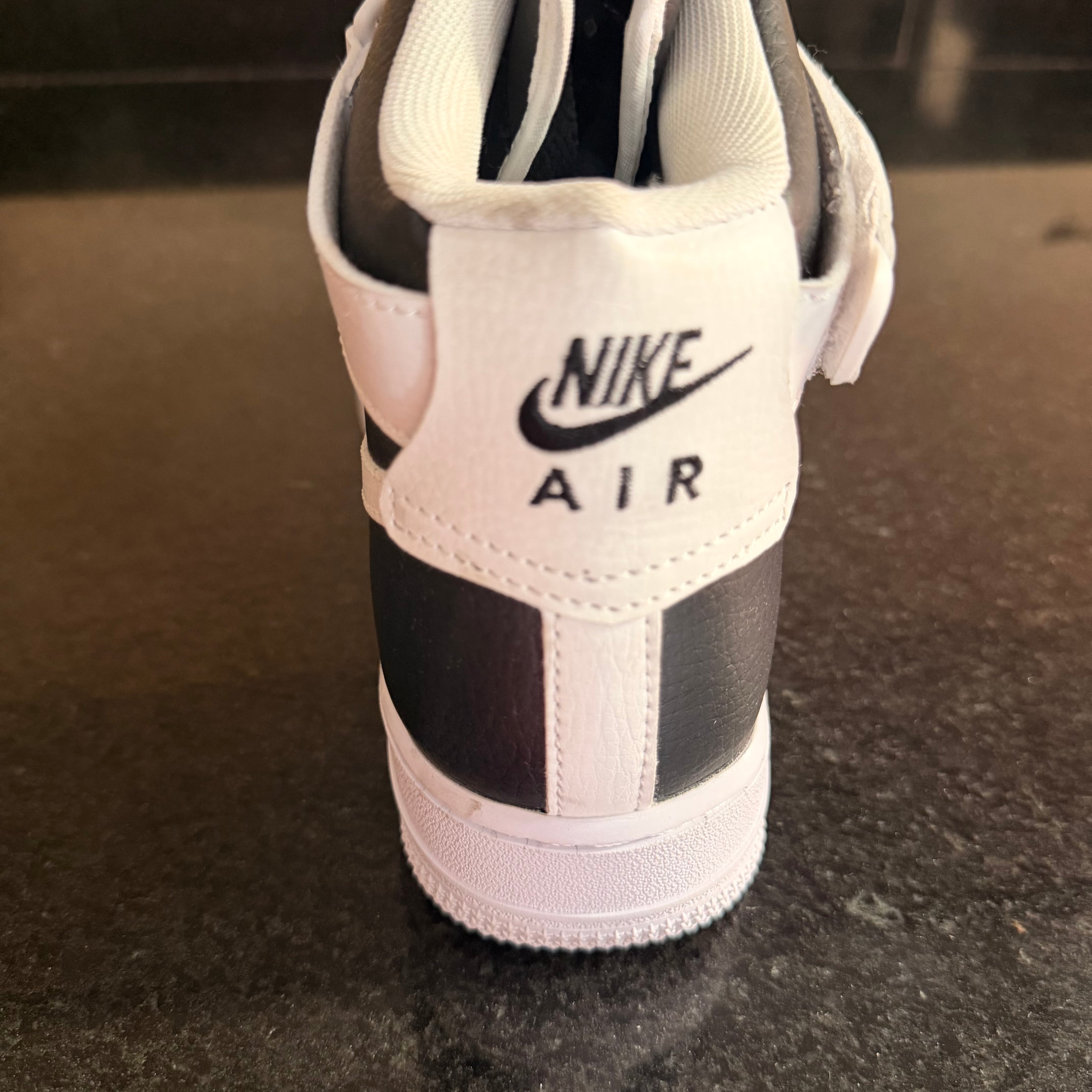 AF1 Mid Black & White