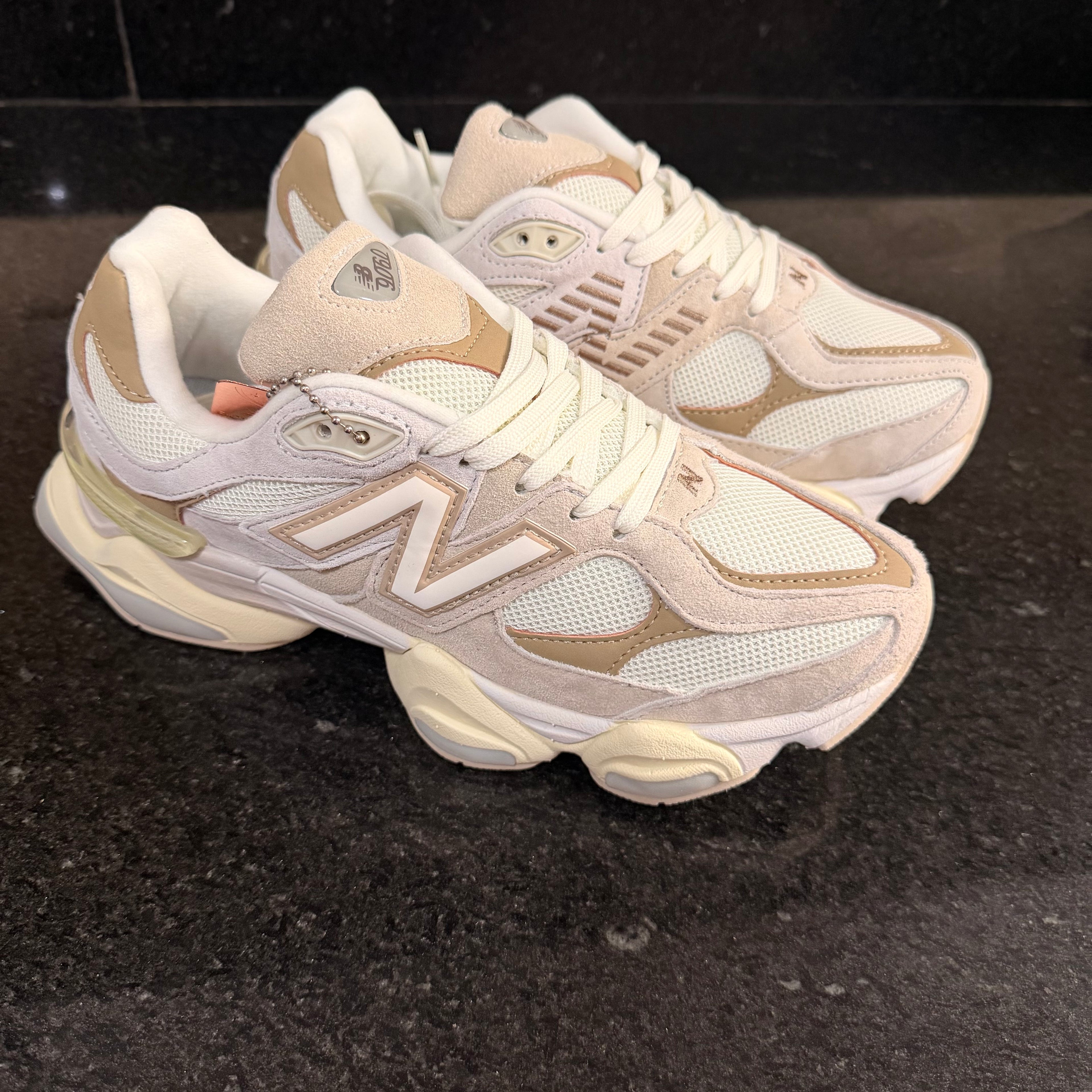 NB 9060 SS Brown