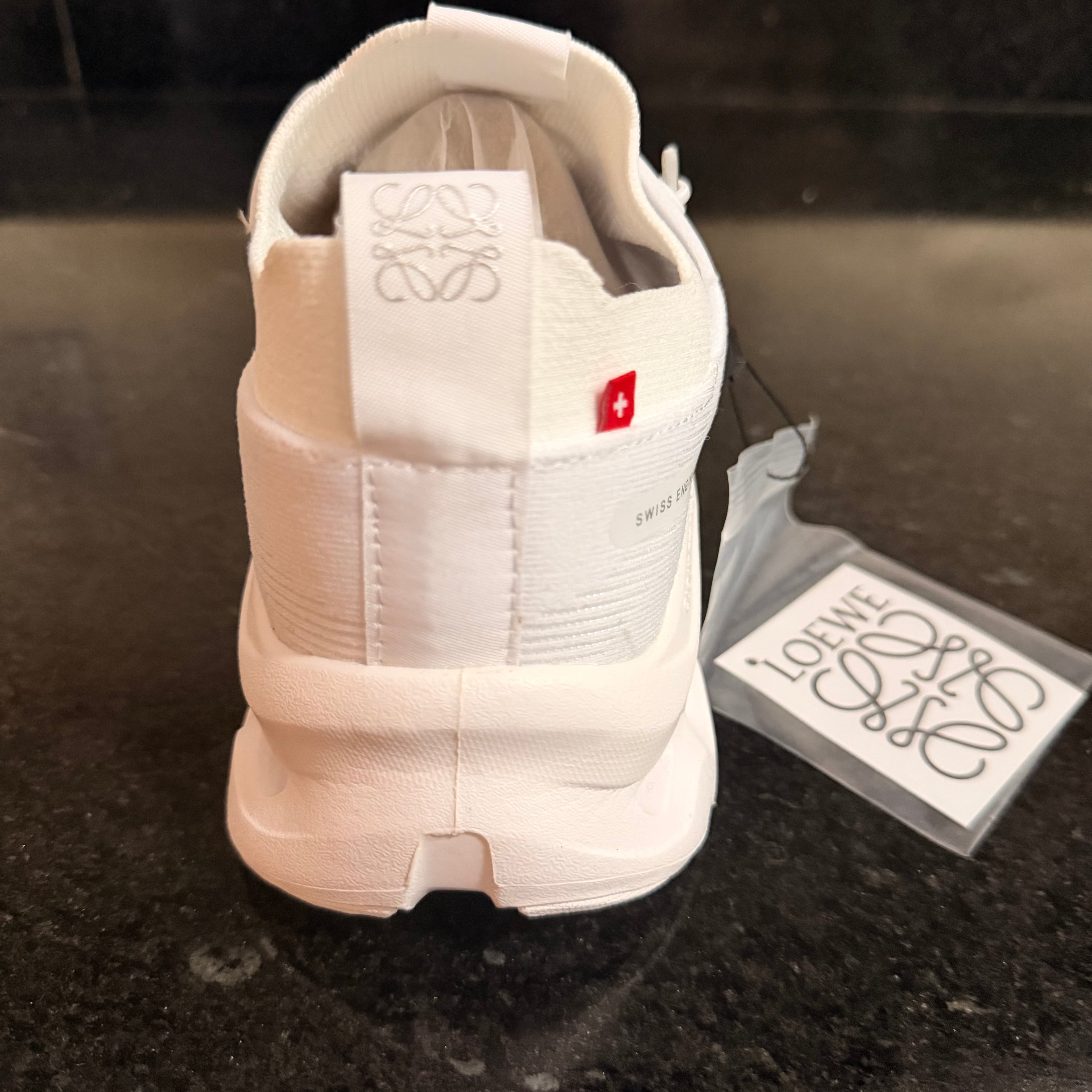 Oncloud Tilt Leowe White
