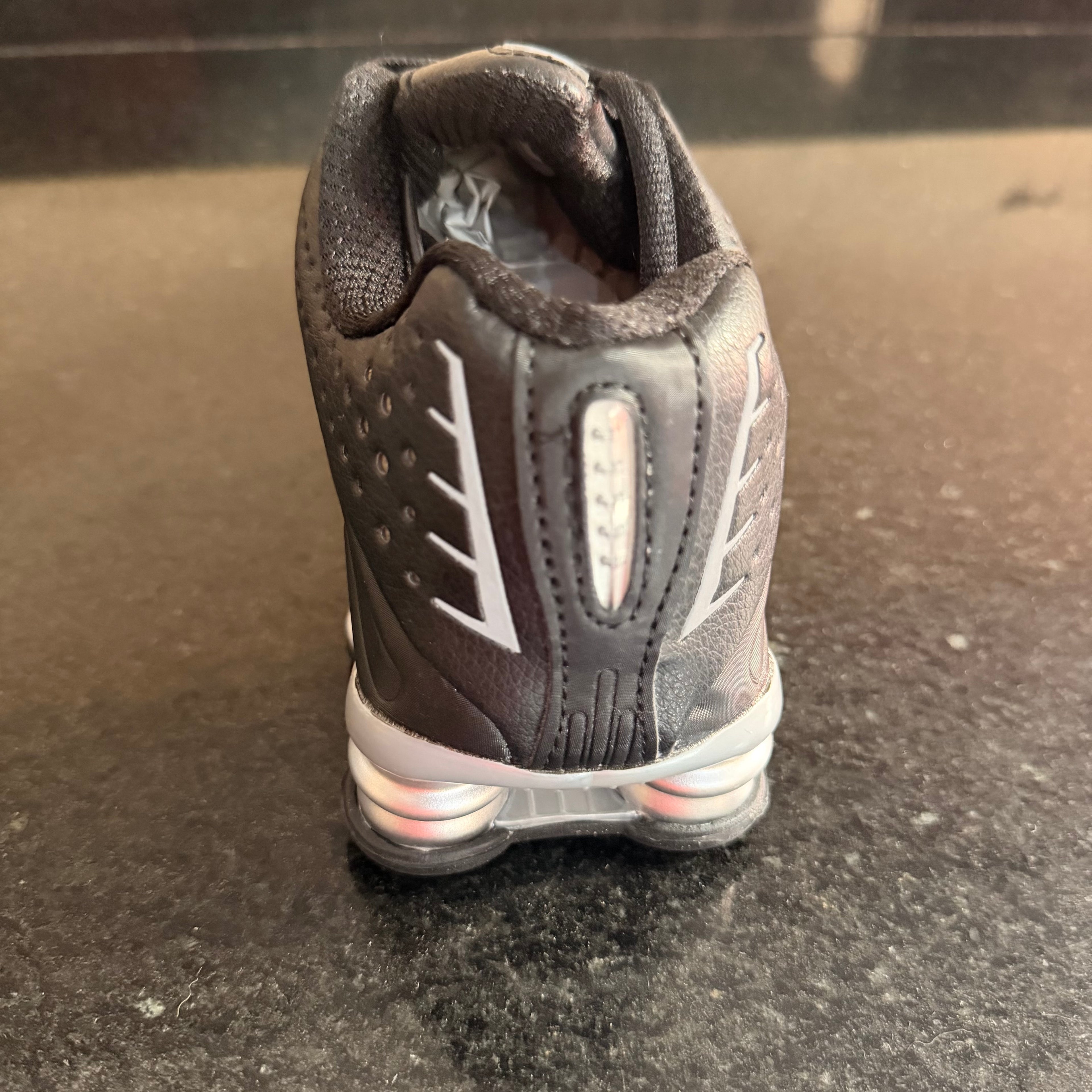 Shox R4 Black & Silver