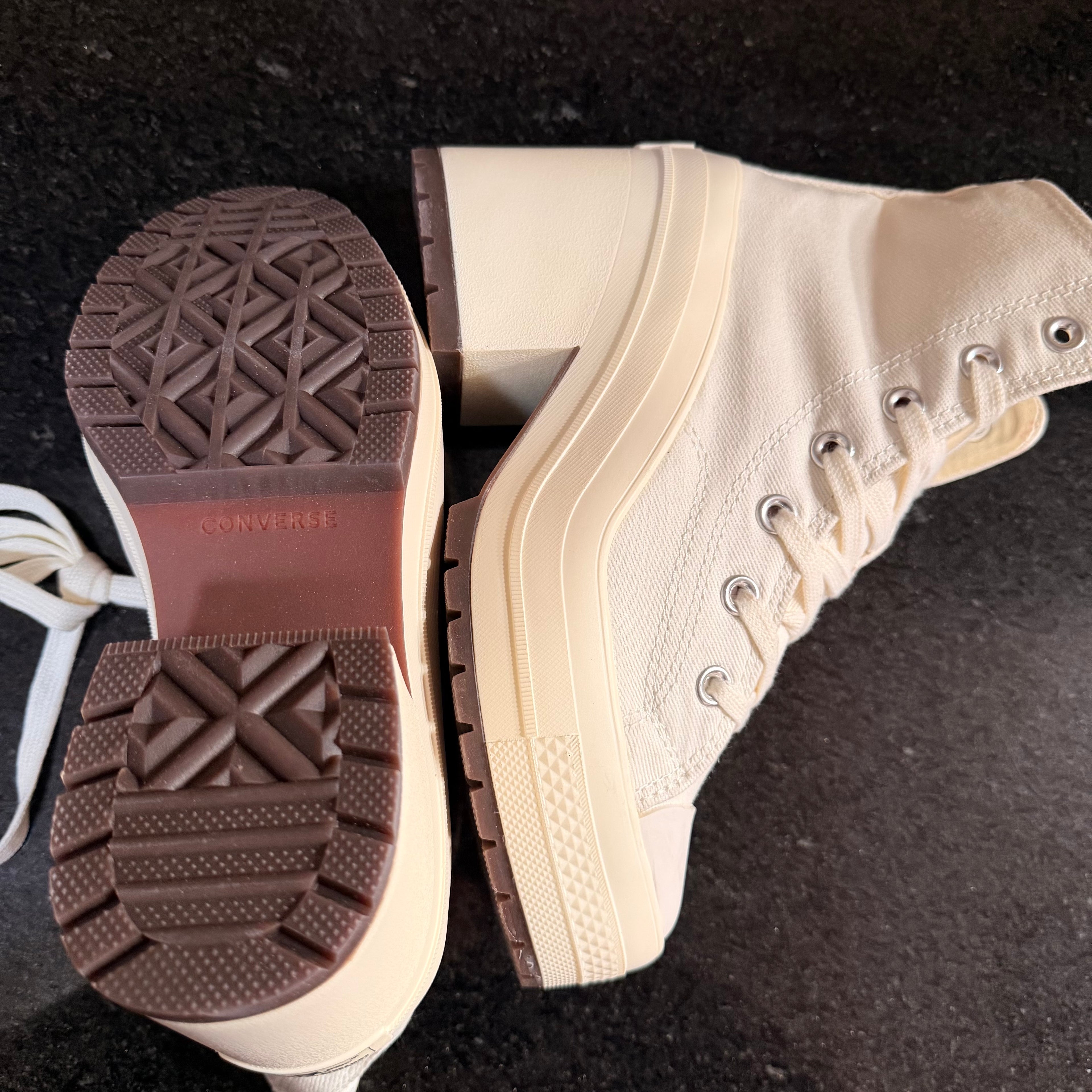 Converse Luxe Beige