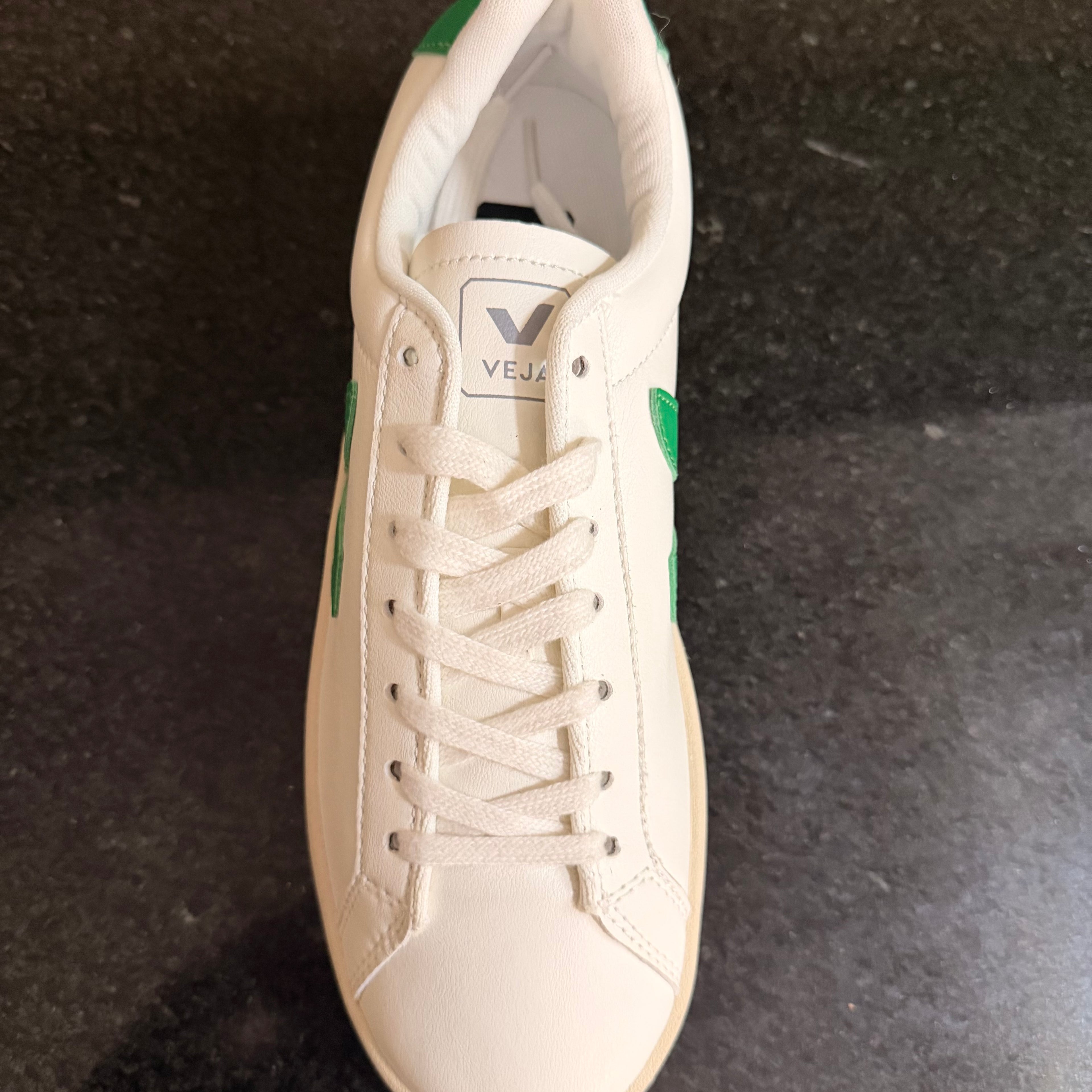 Veja Ucra Green