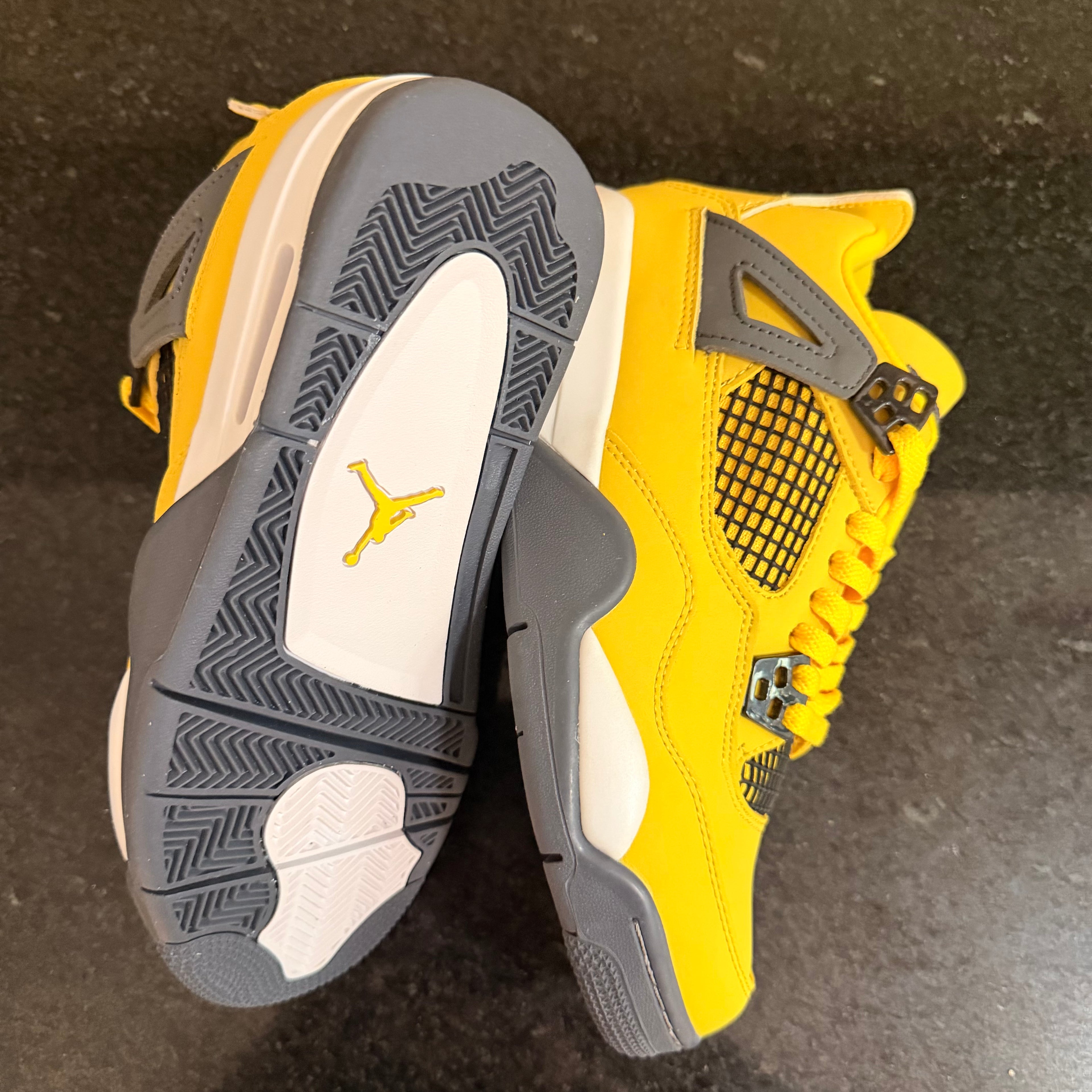 Retro 4 Lightning