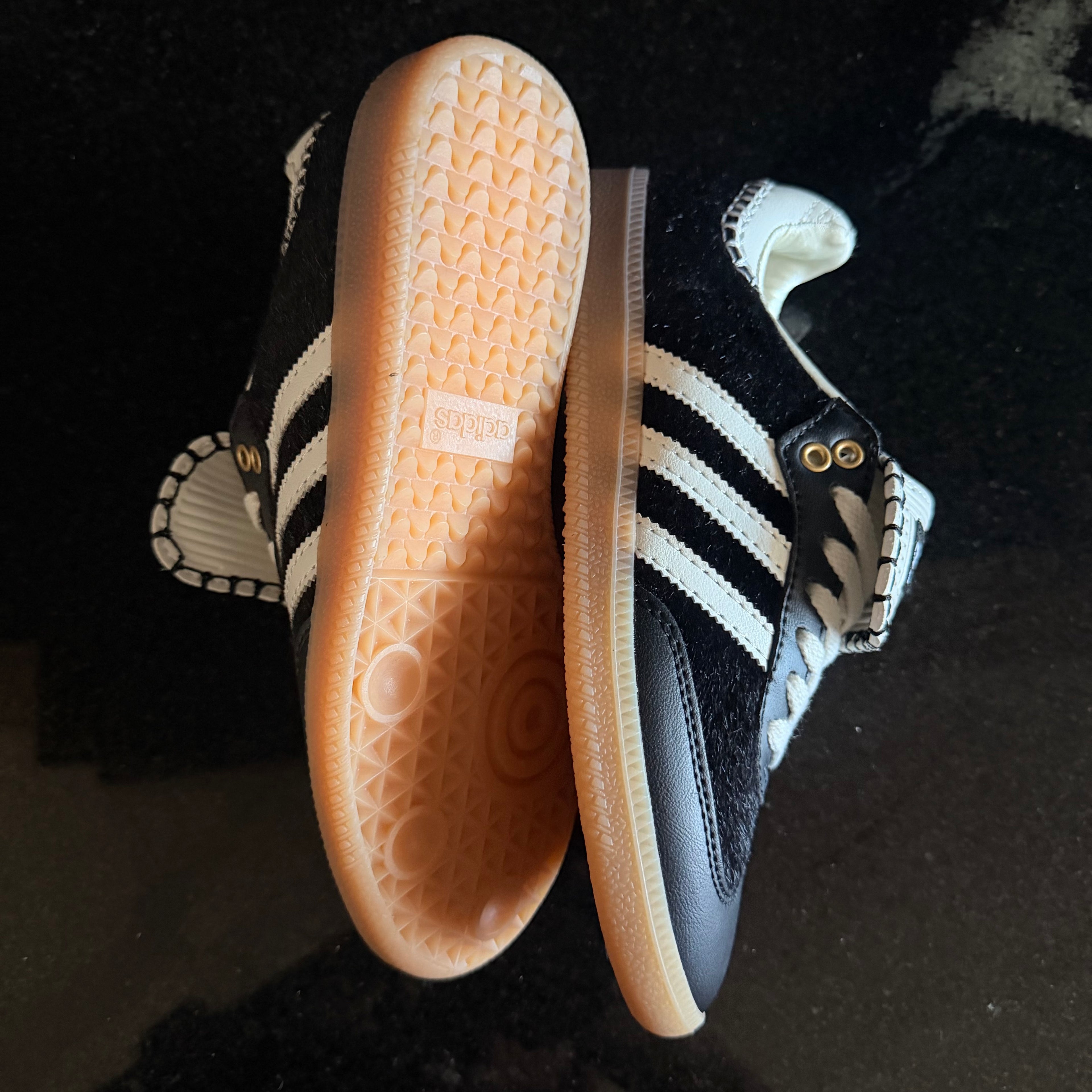 Samba Wales Pony Black