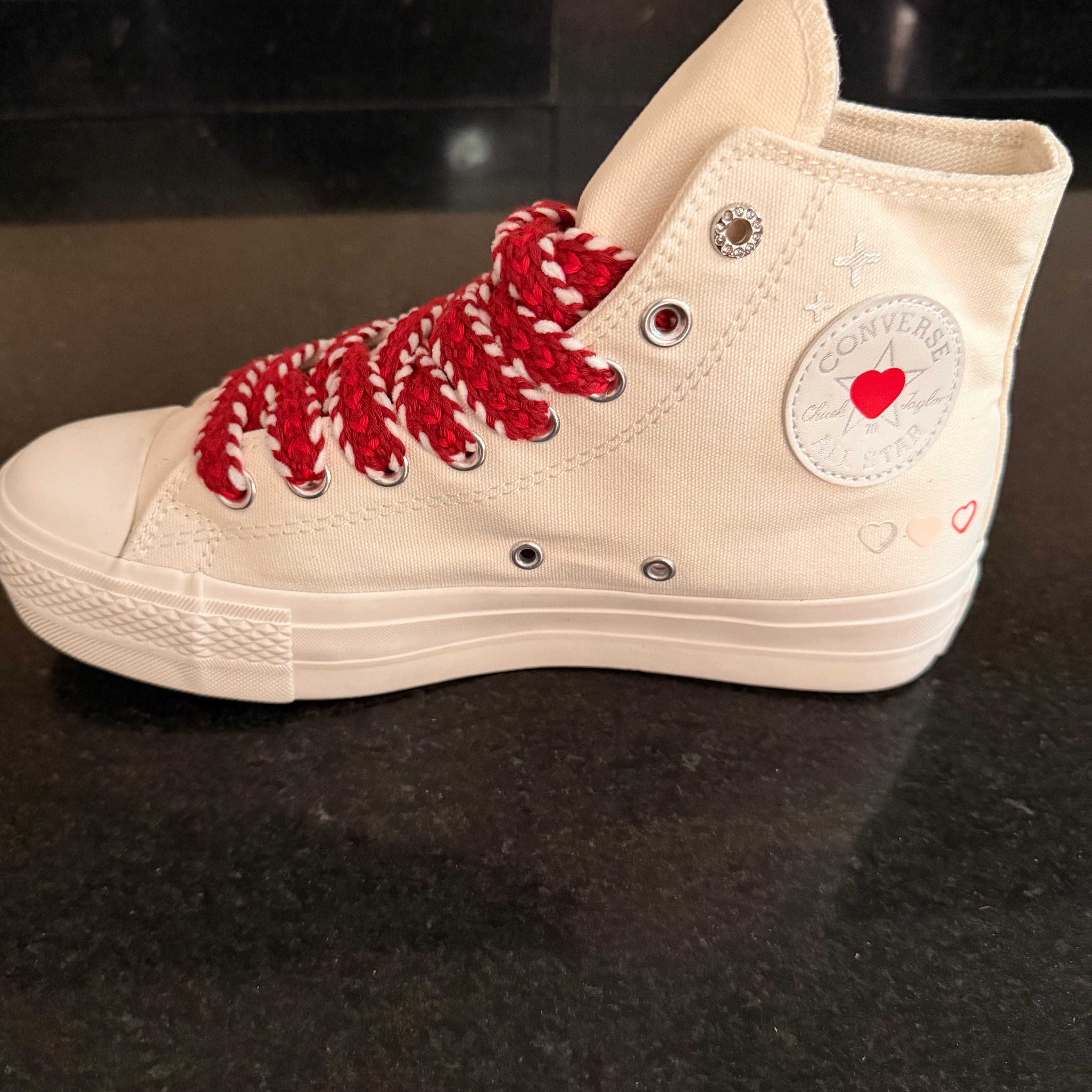 Converse Mid San Valentín