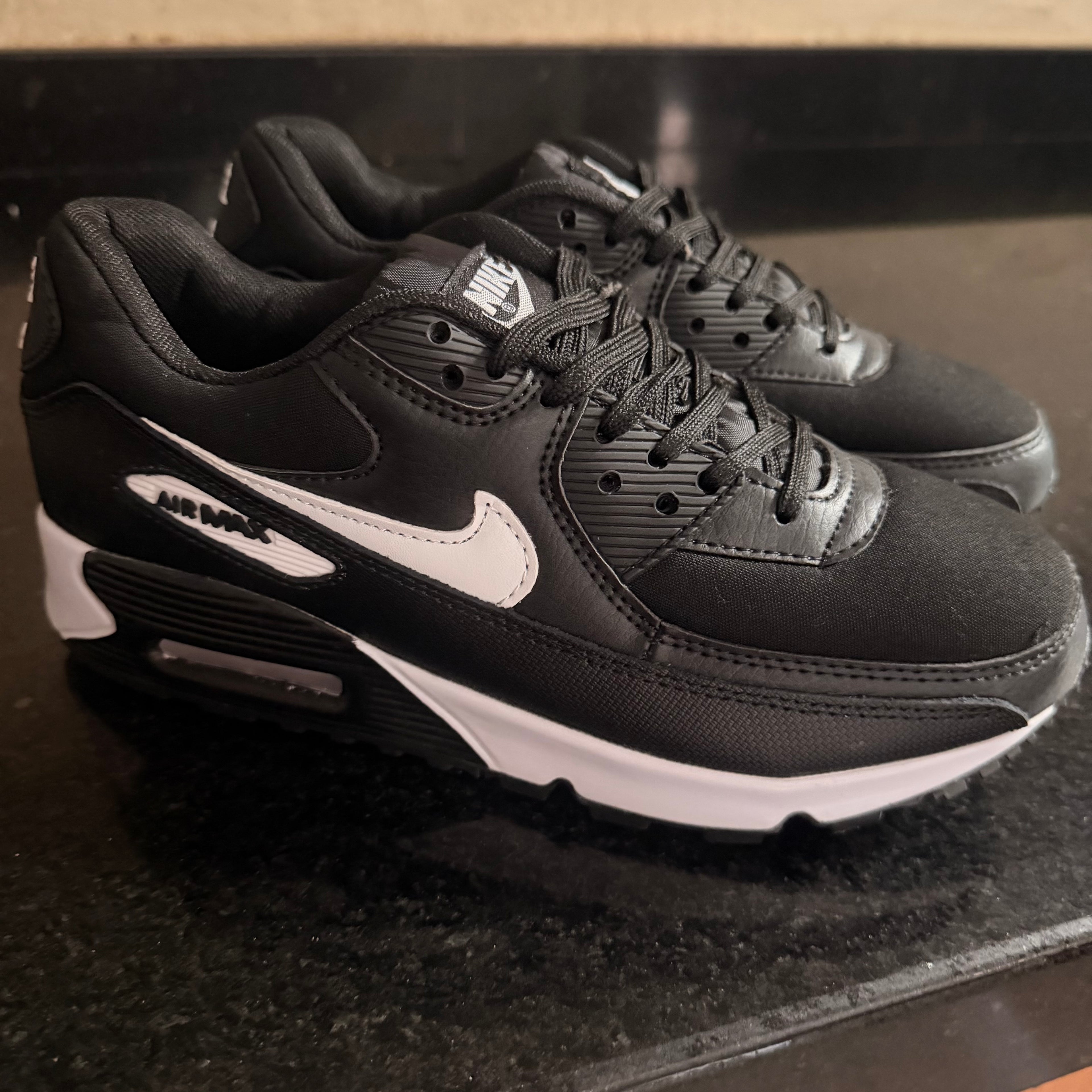 Air Max 90 Black & White