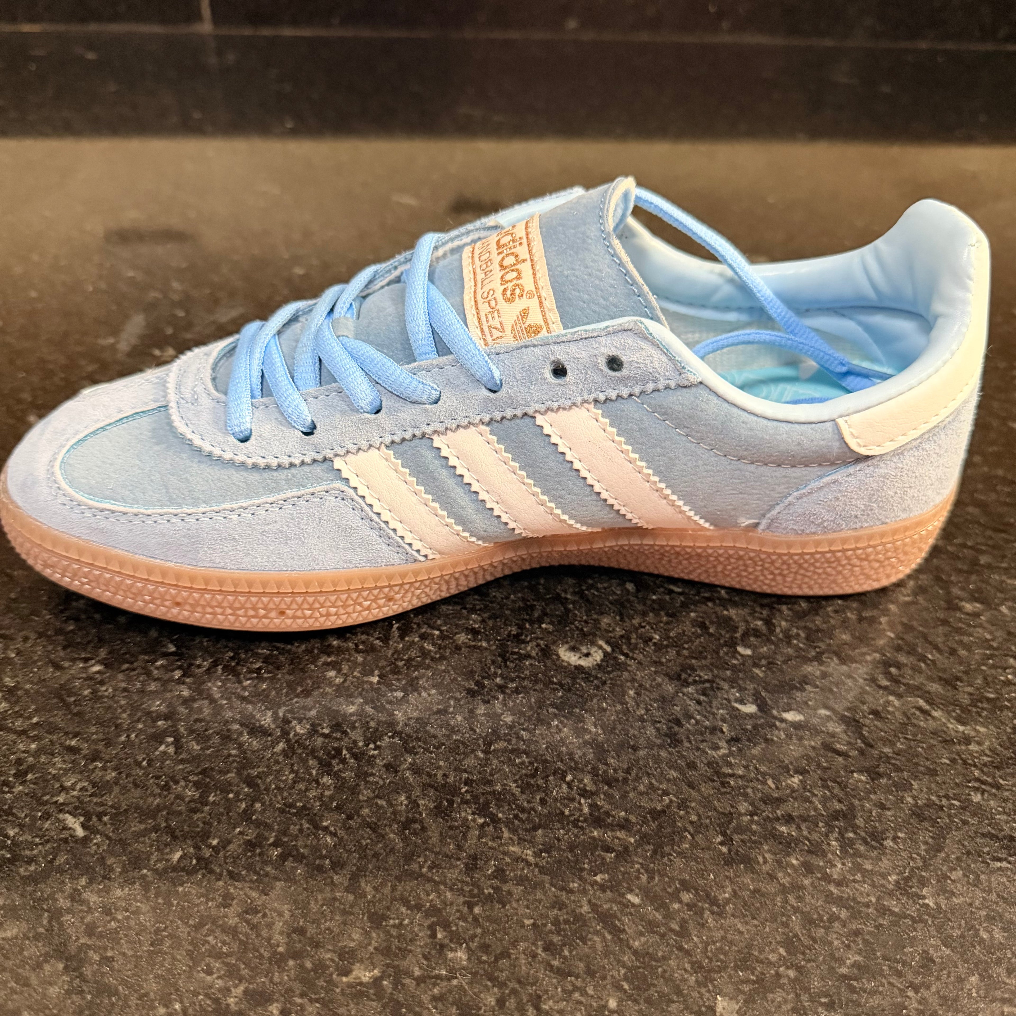 Spezial Light Blue