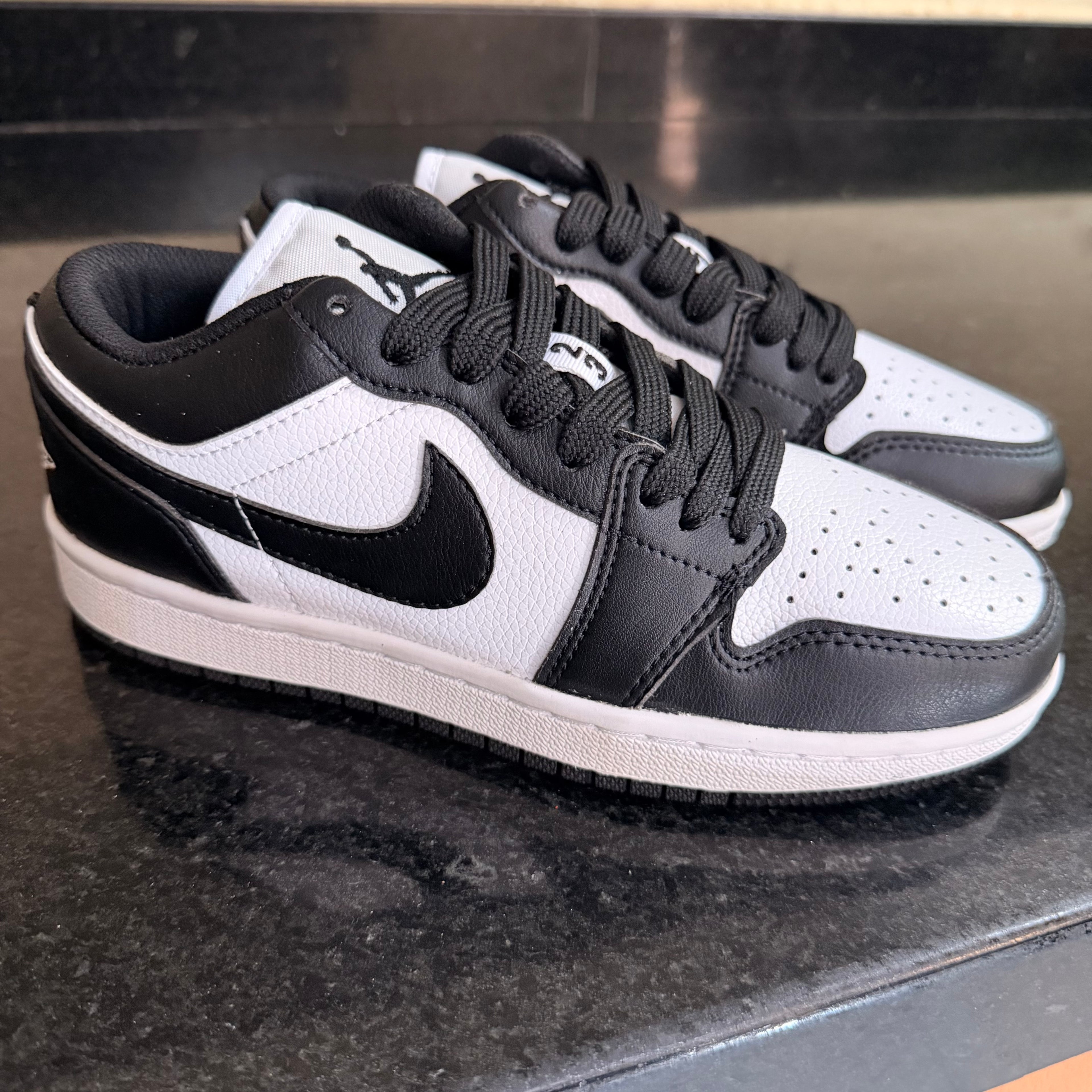 Jordan 1 Low Panda