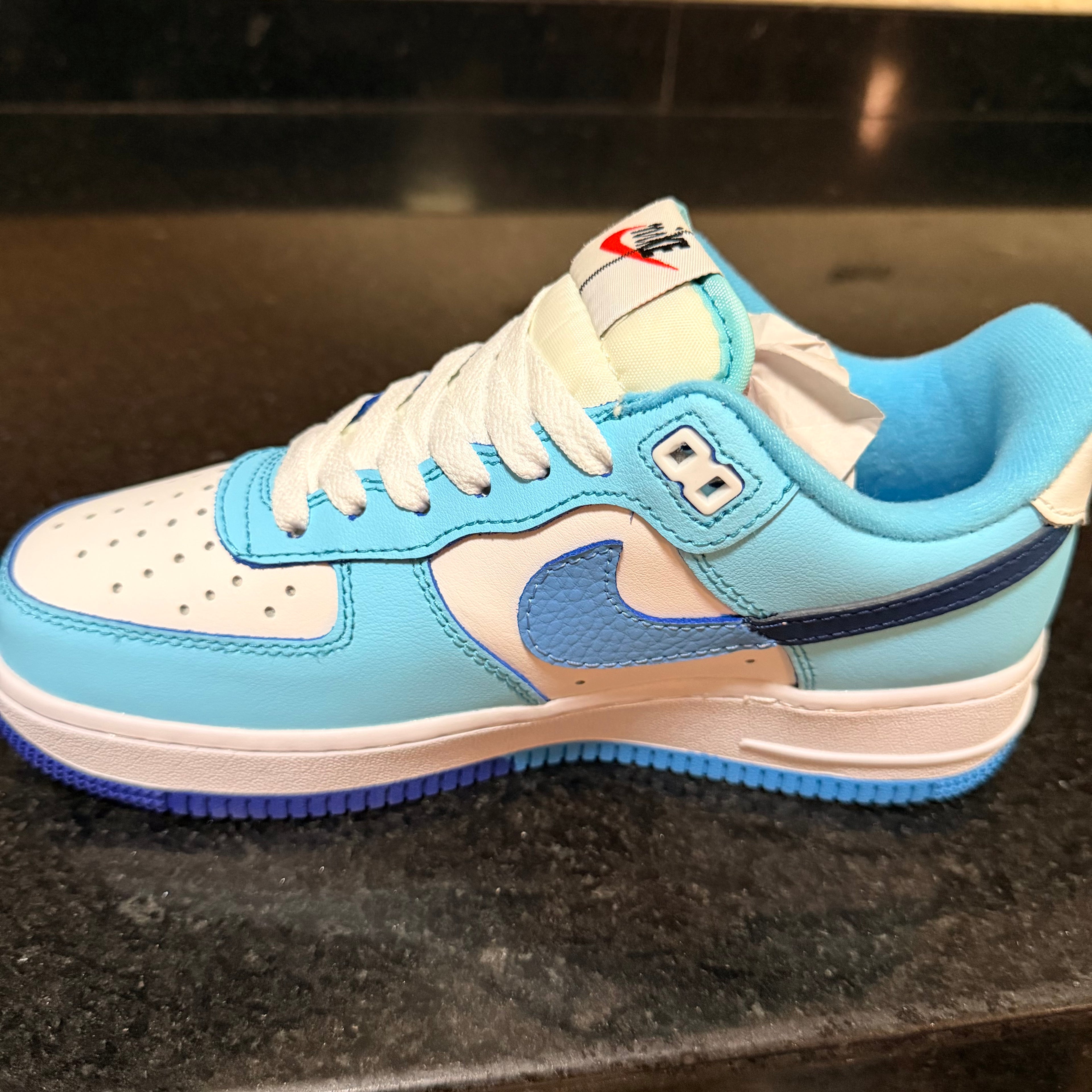 AF1 Universitary Blue