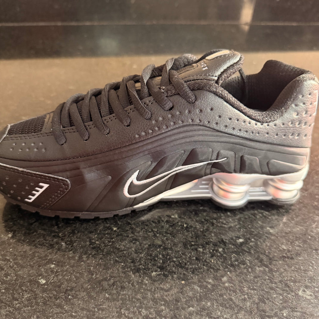 Shox R4 Black & Silver