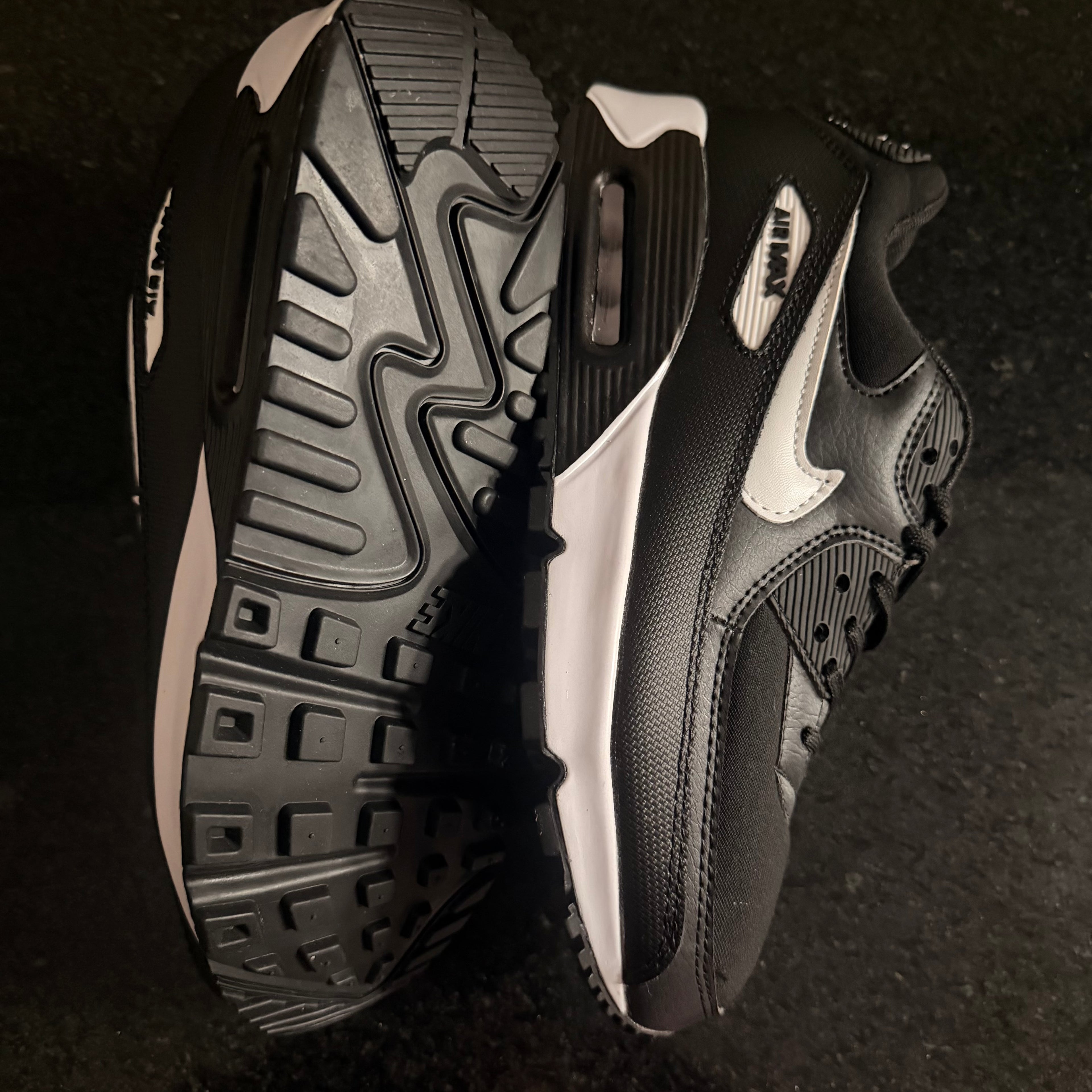Air Max 90 Black & White