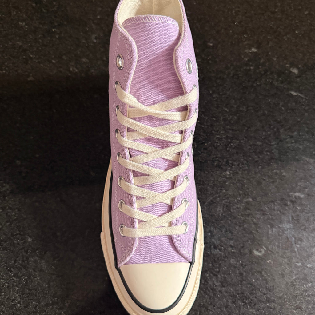 Converse Lila