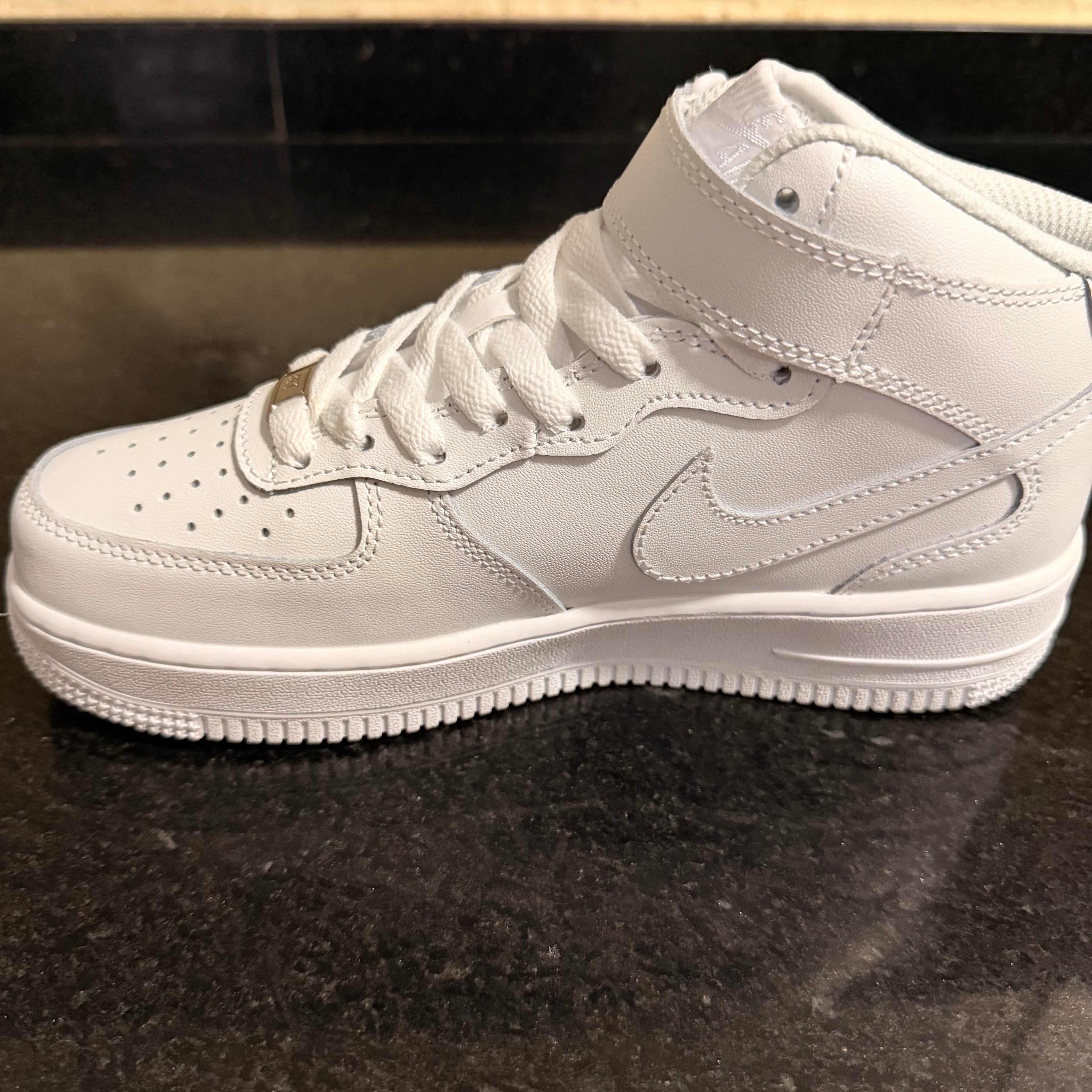 AF1 Mid White