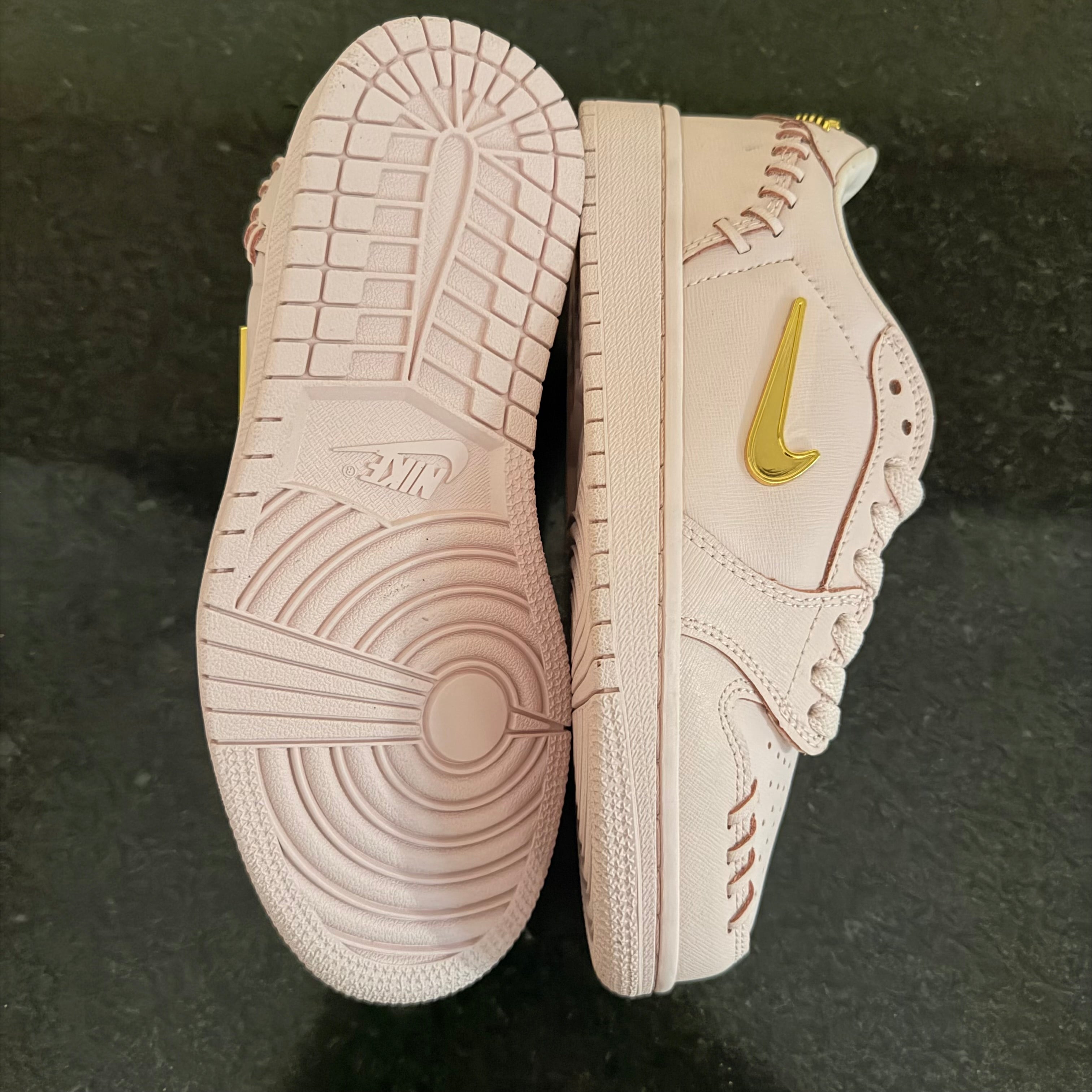 Jordan 1 Low MM Pink