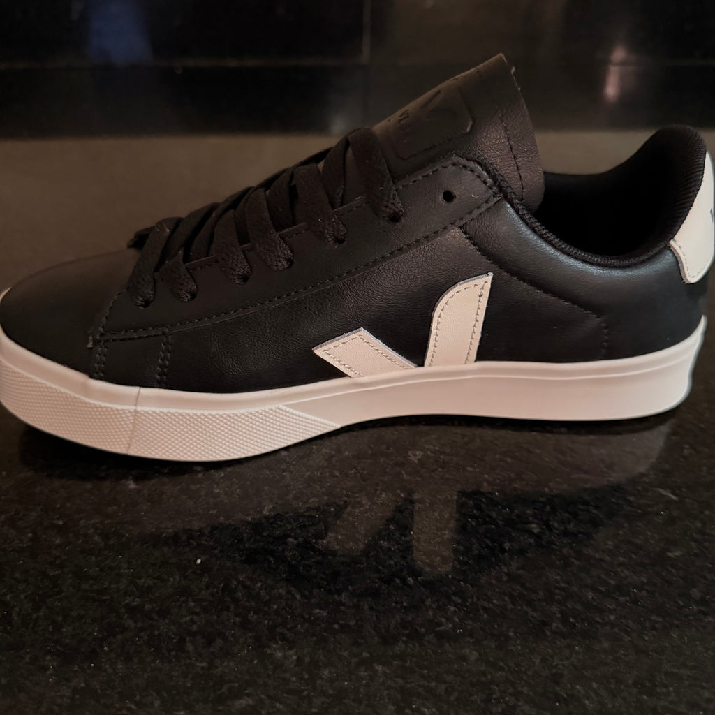 Veja Campo Black