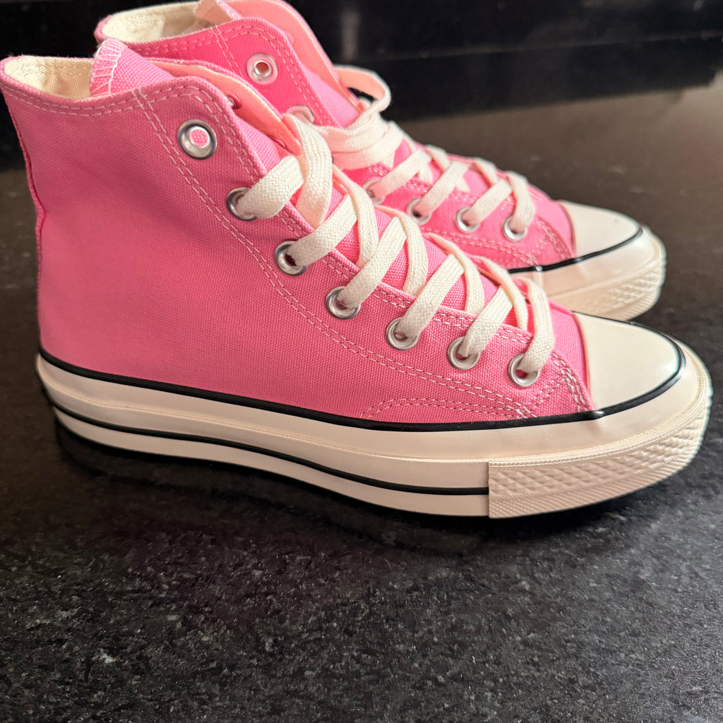 Converse Pink