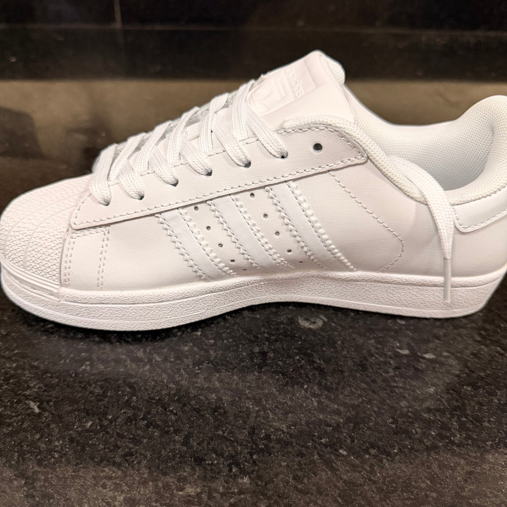 Superstar White