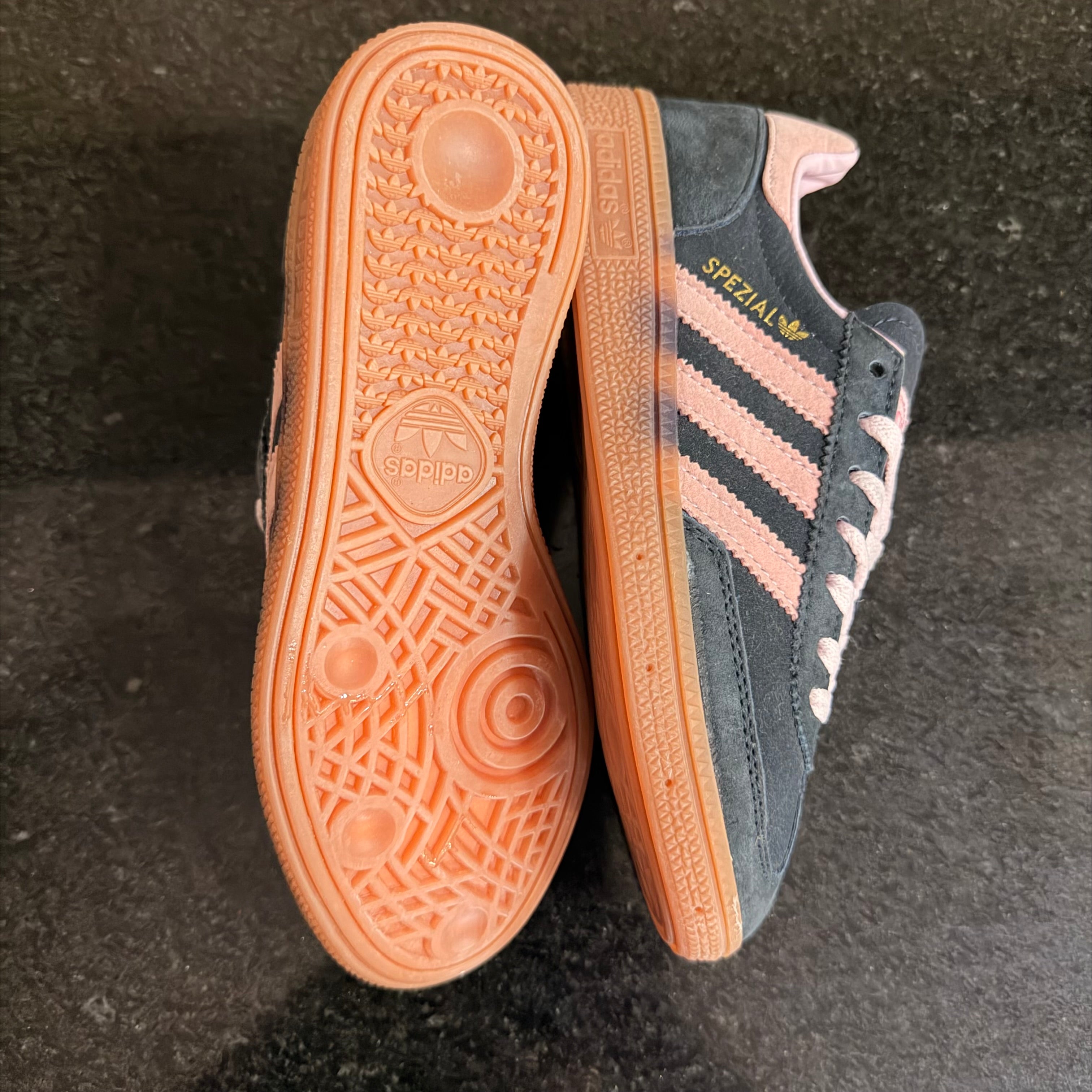 Spezial Black & Pink