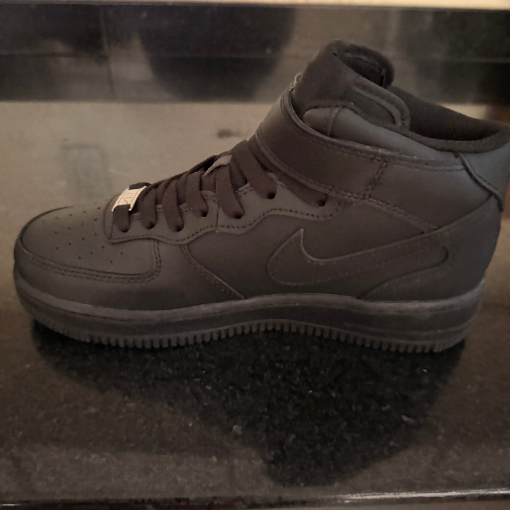 AF1 Mid Black