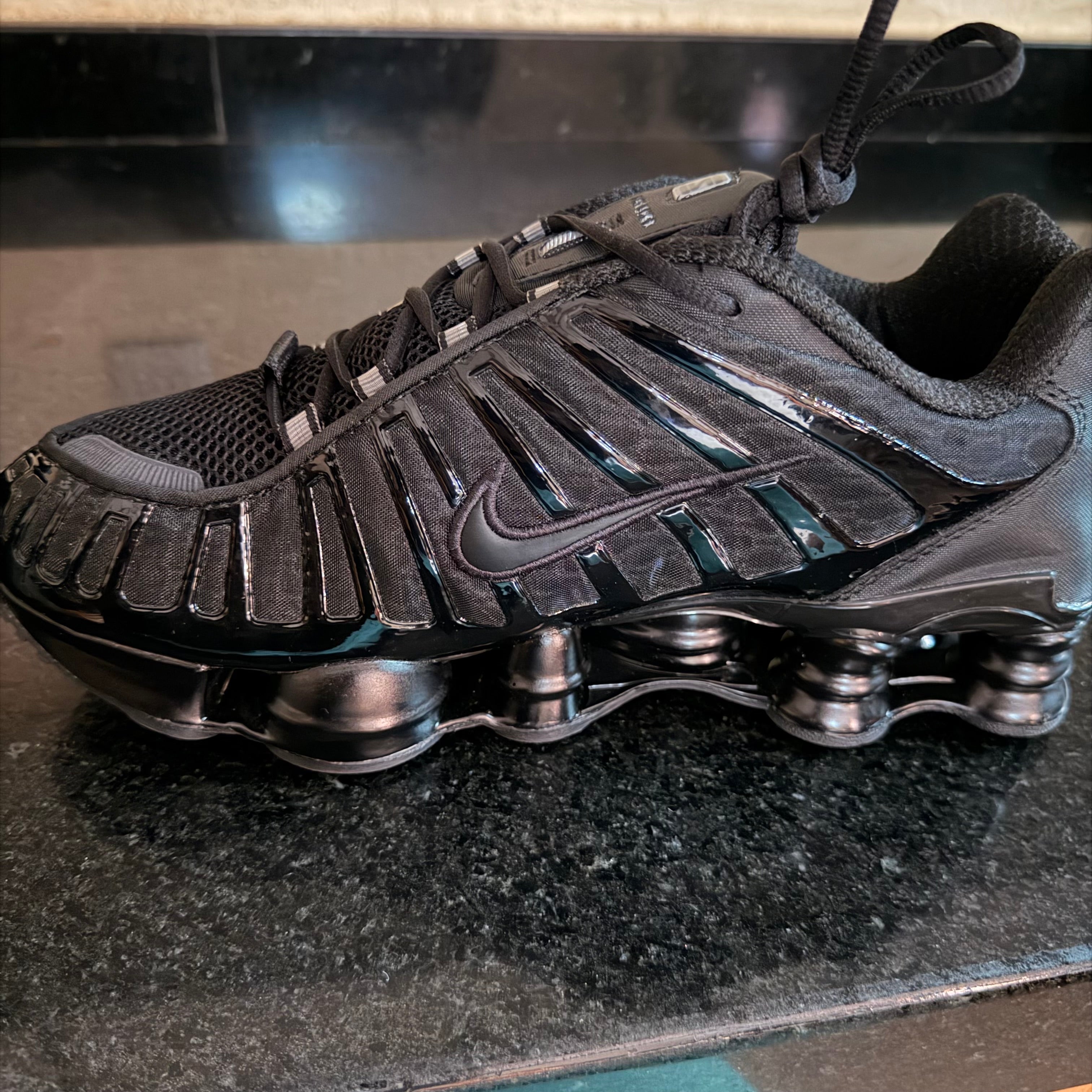 Shox Black