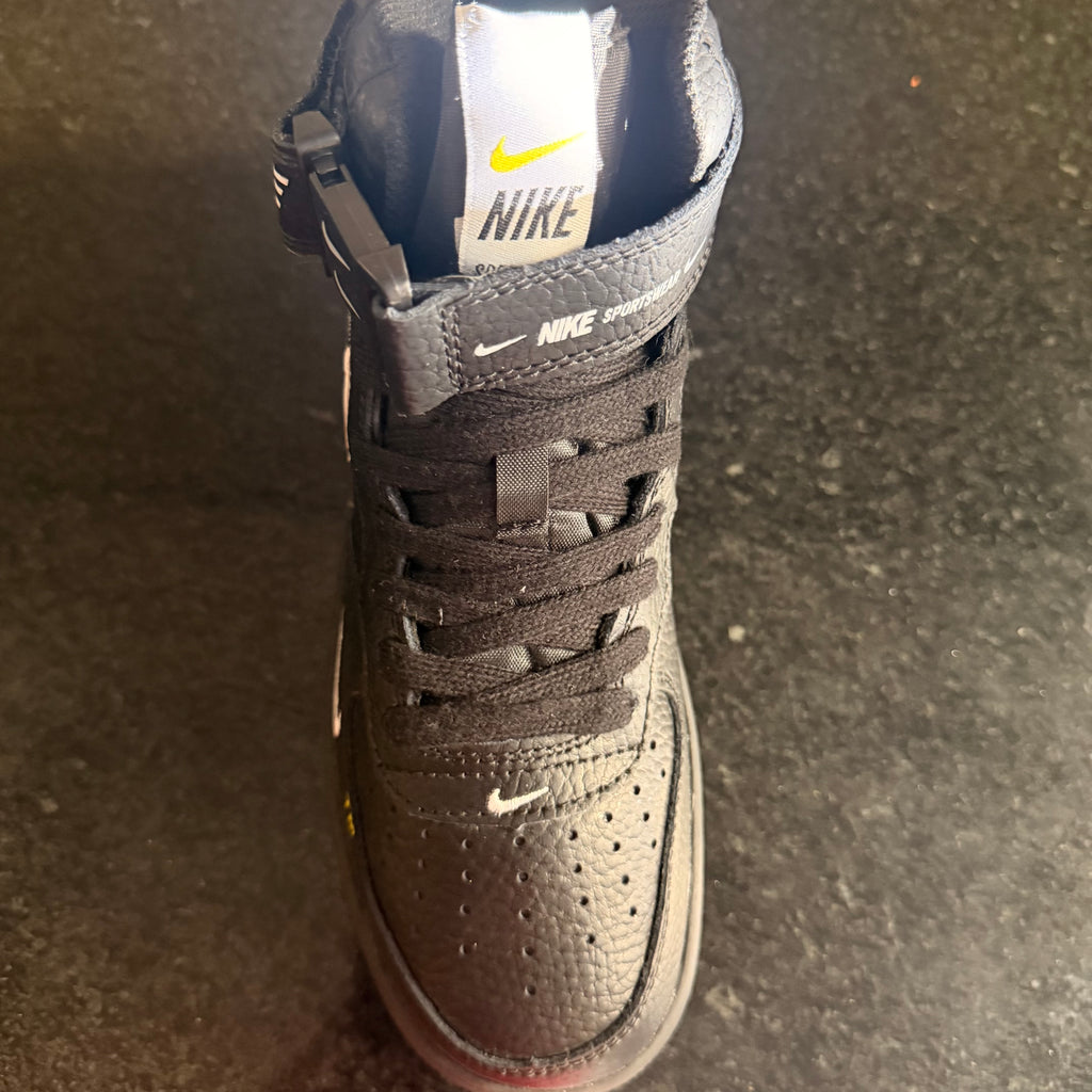 AF1 Mid Utility Black
