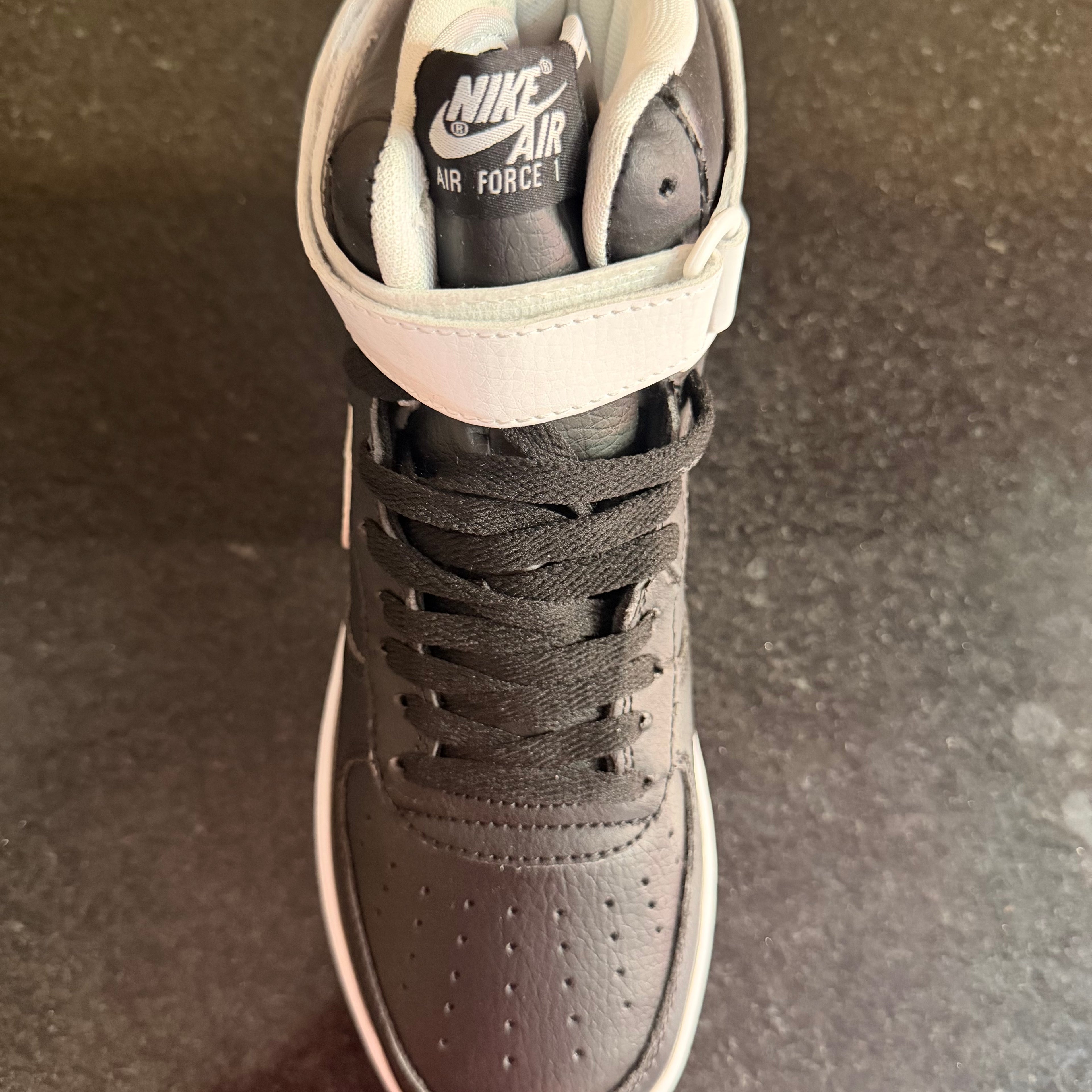 AF1 Mid Black & White