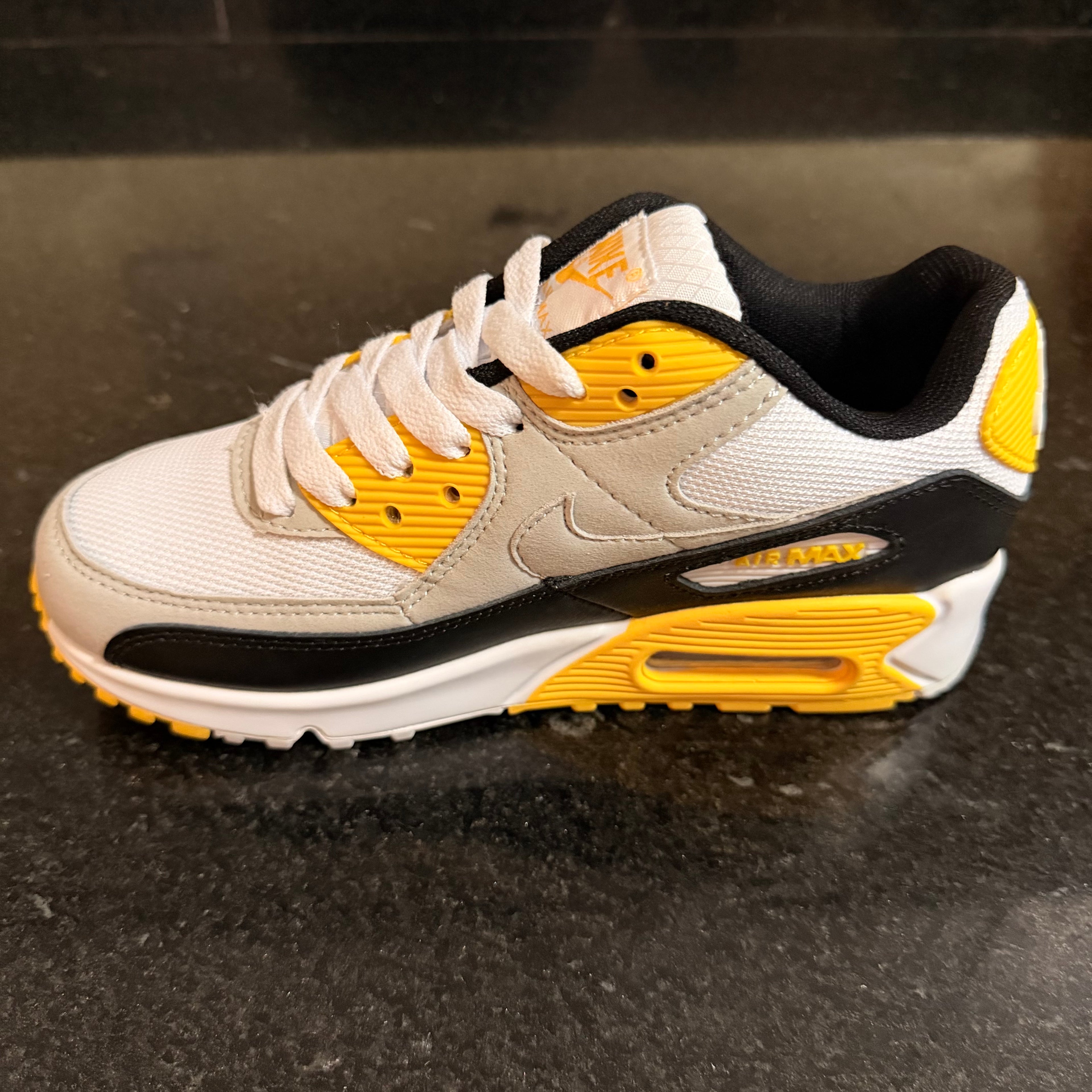 Air Max 90 Essential Gold