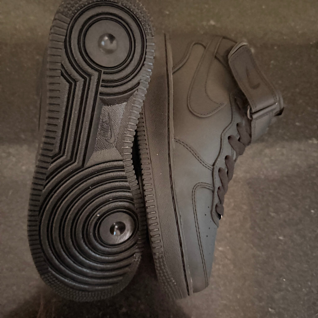 AF1 Mid Black