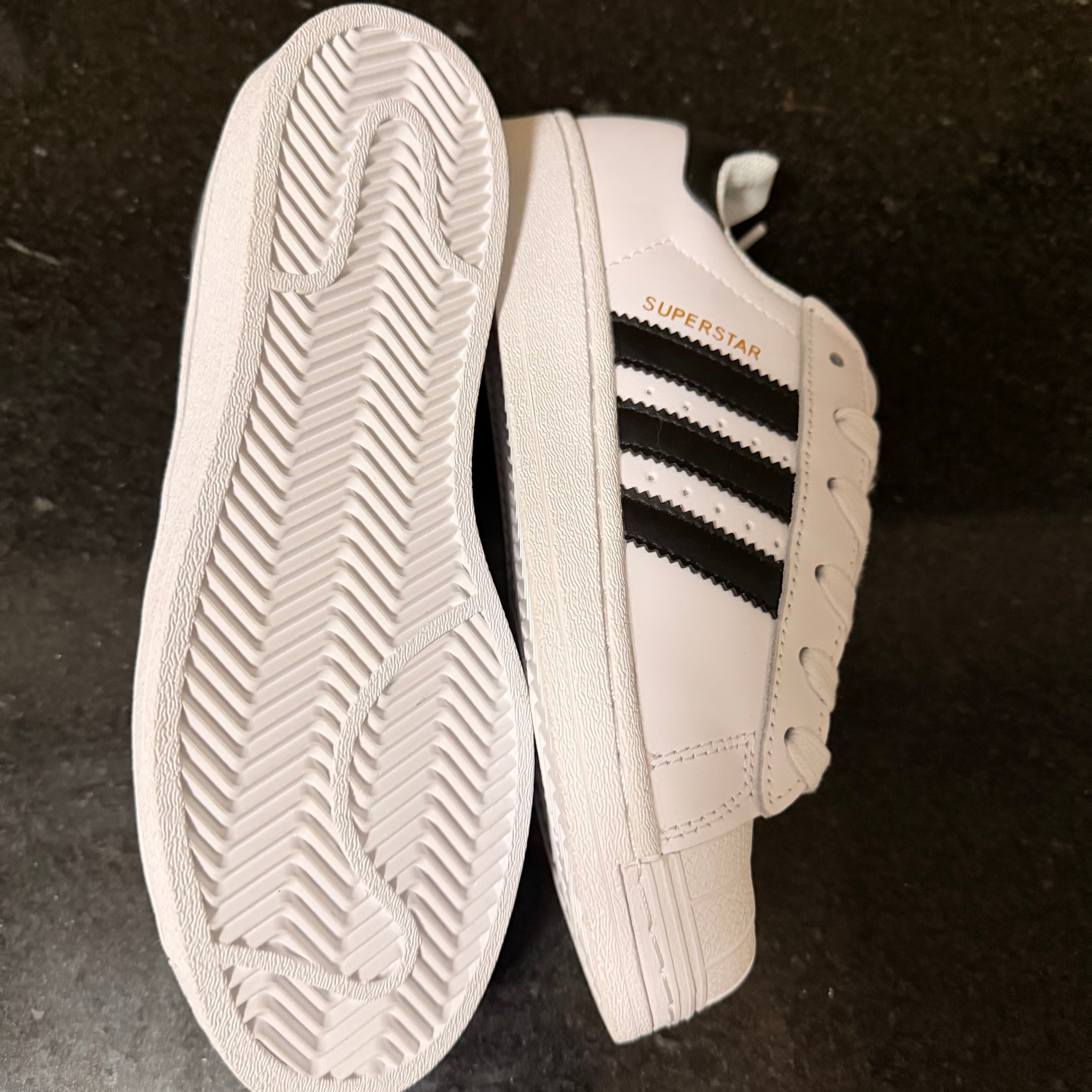 Superstar White & Black
