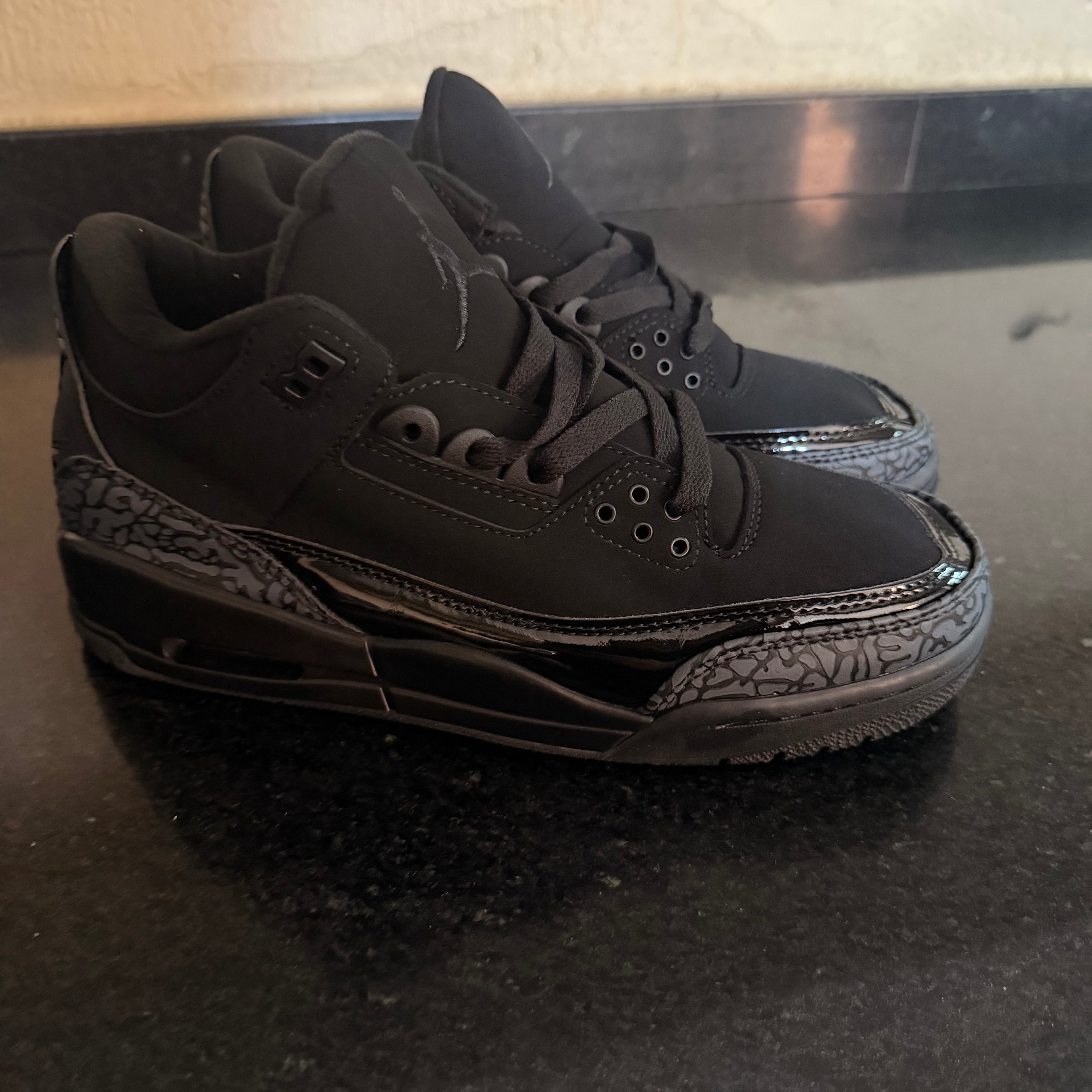 Jordan 3 Black Cat