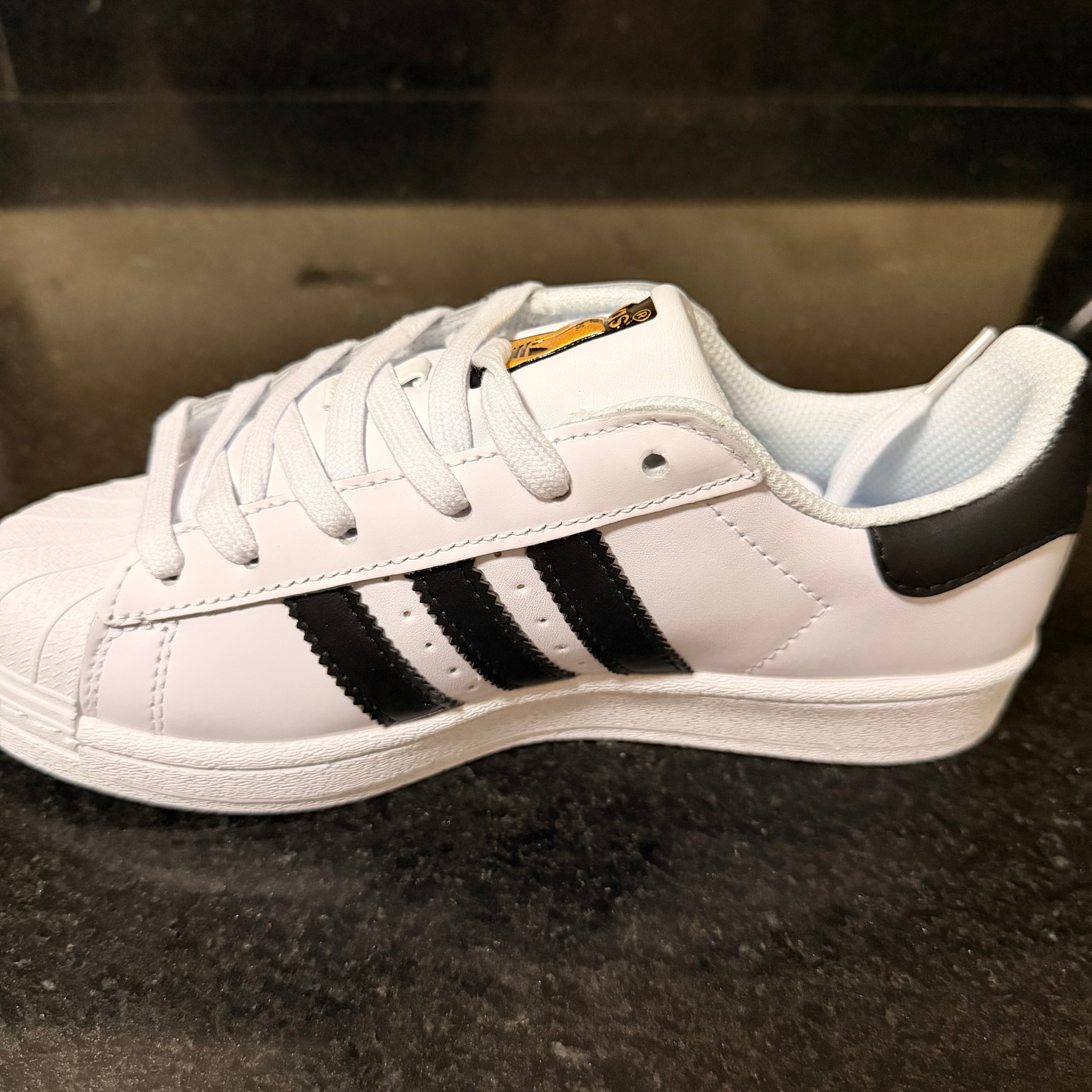 Superstar White & Black