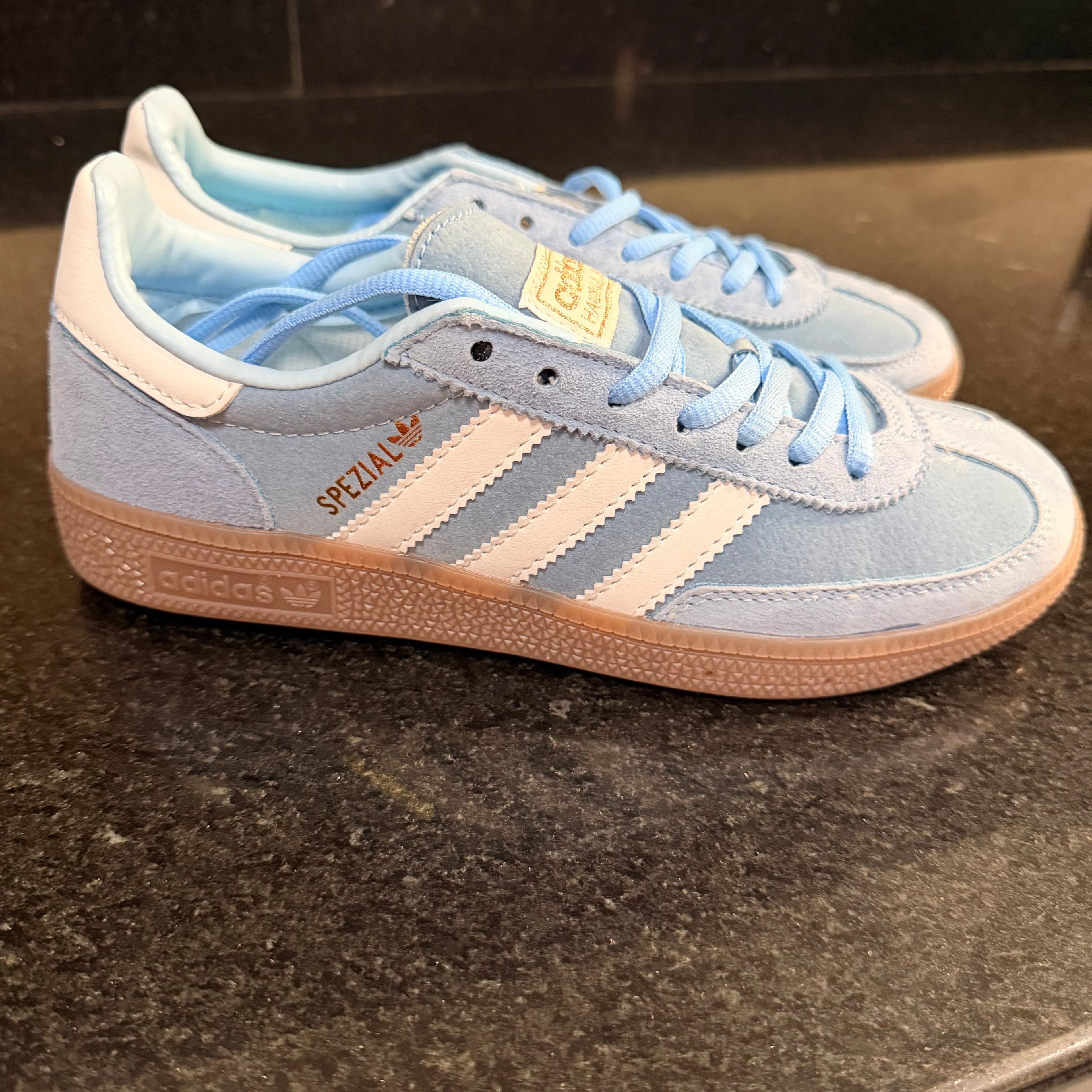Spezial Light Blue