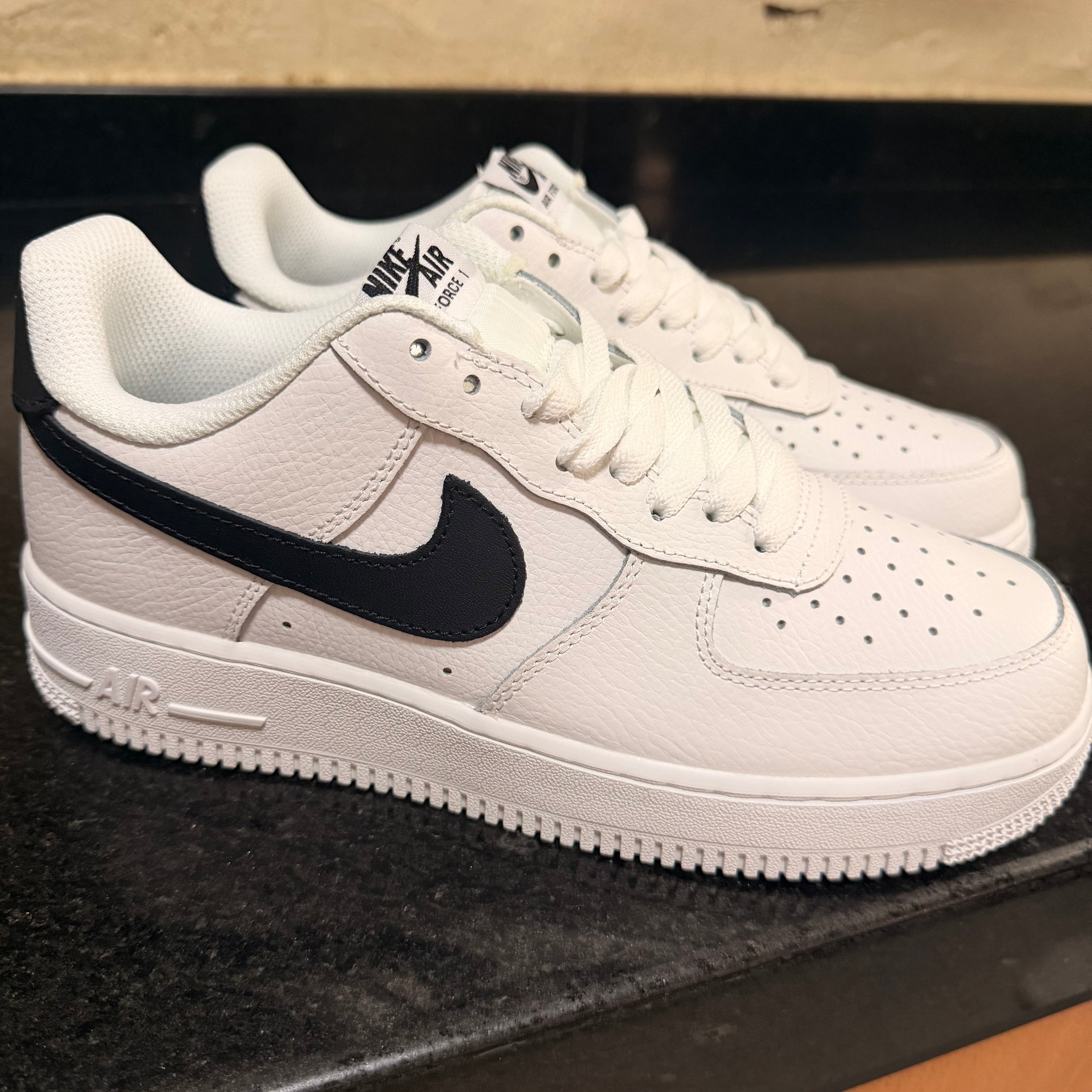 AF1 White & Black