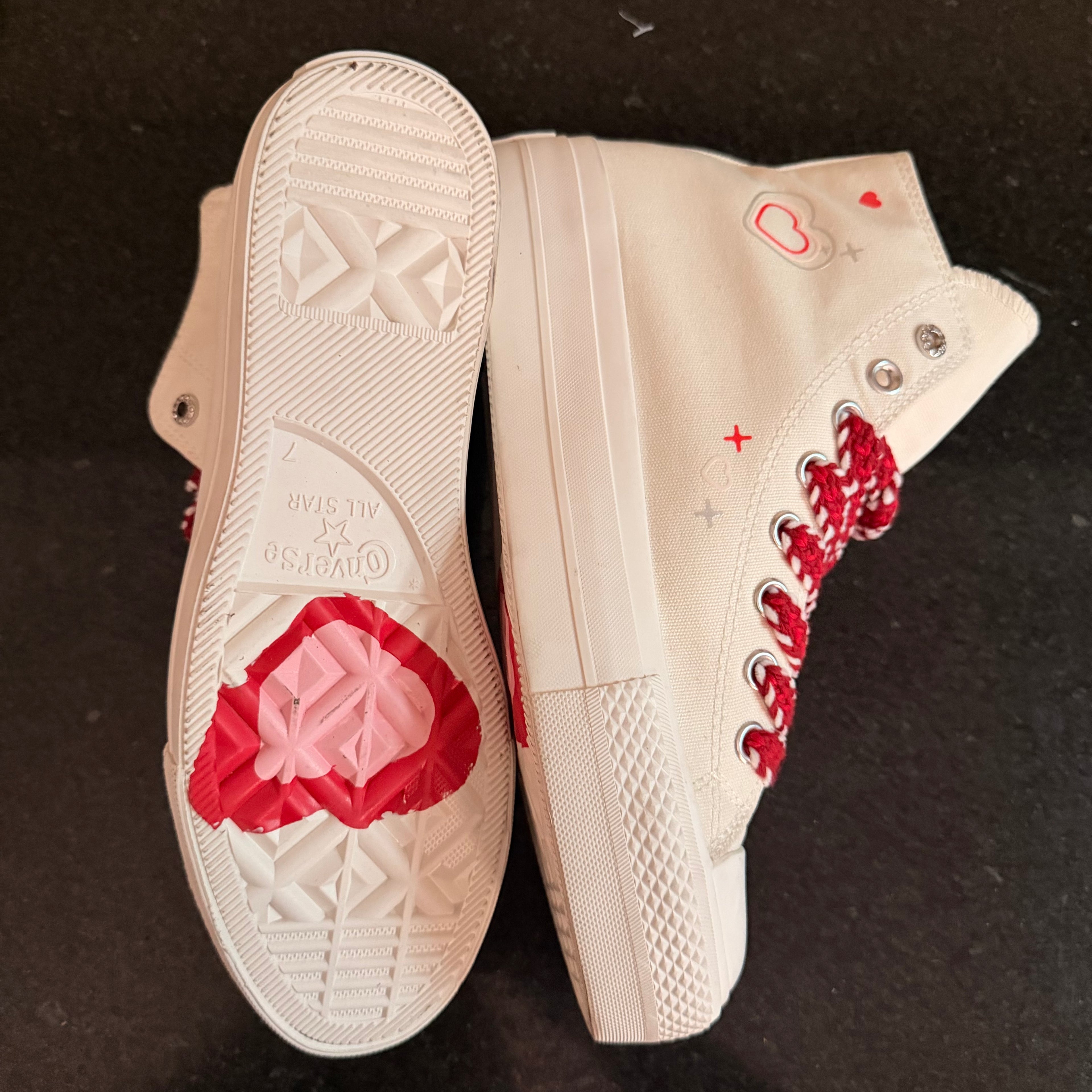 Converse Mid San Valentín