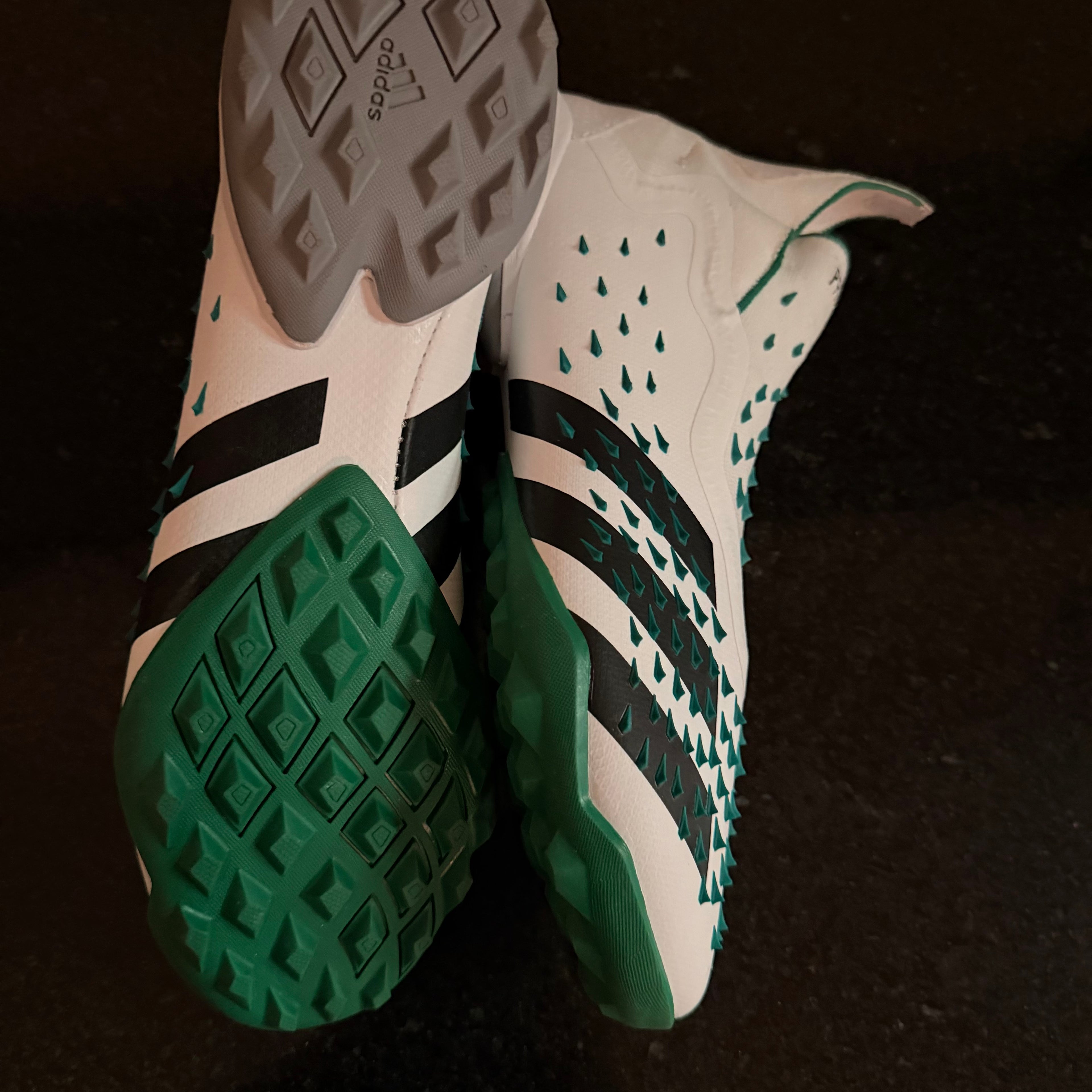 Predator White & Black
