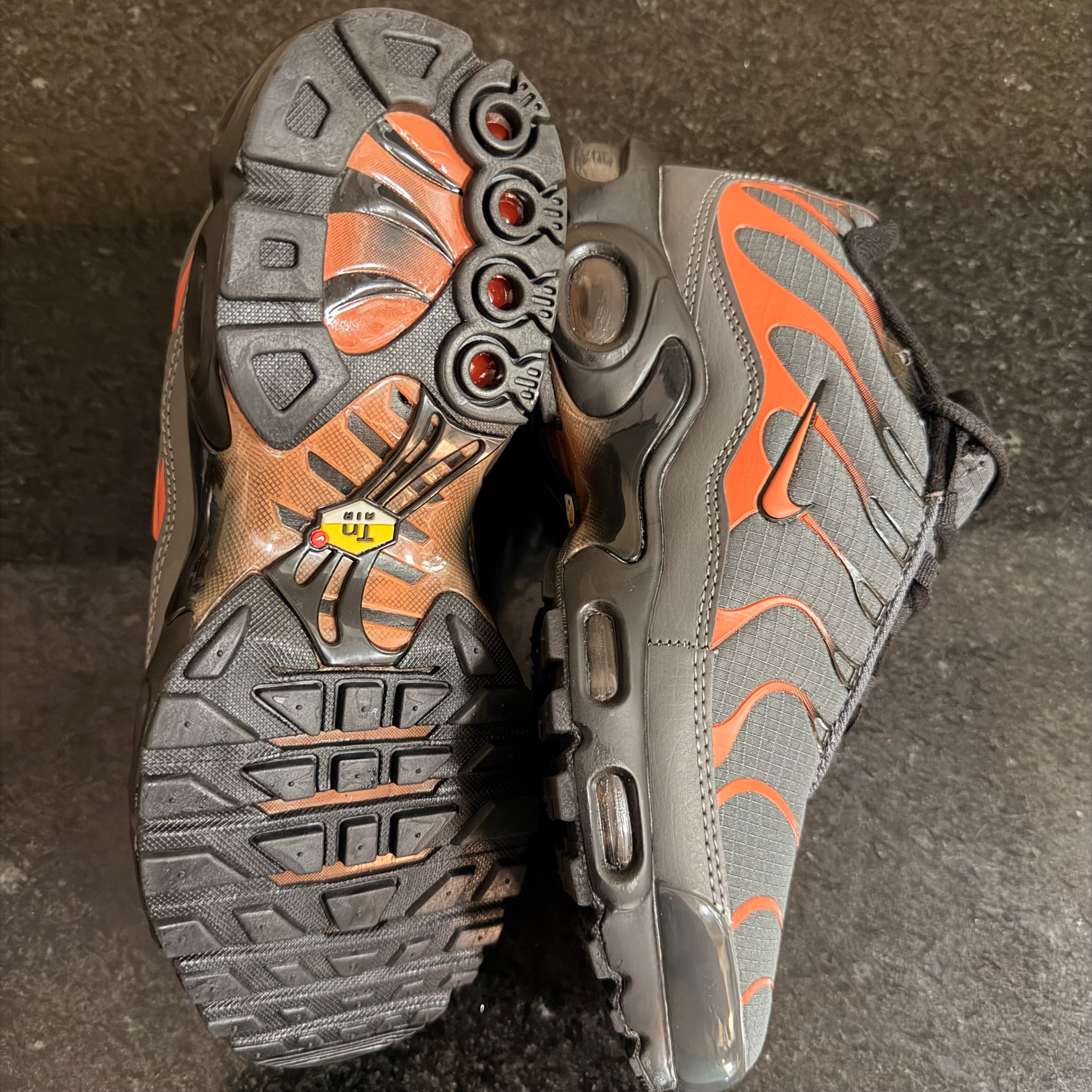 Air Max Plus Grey Lava