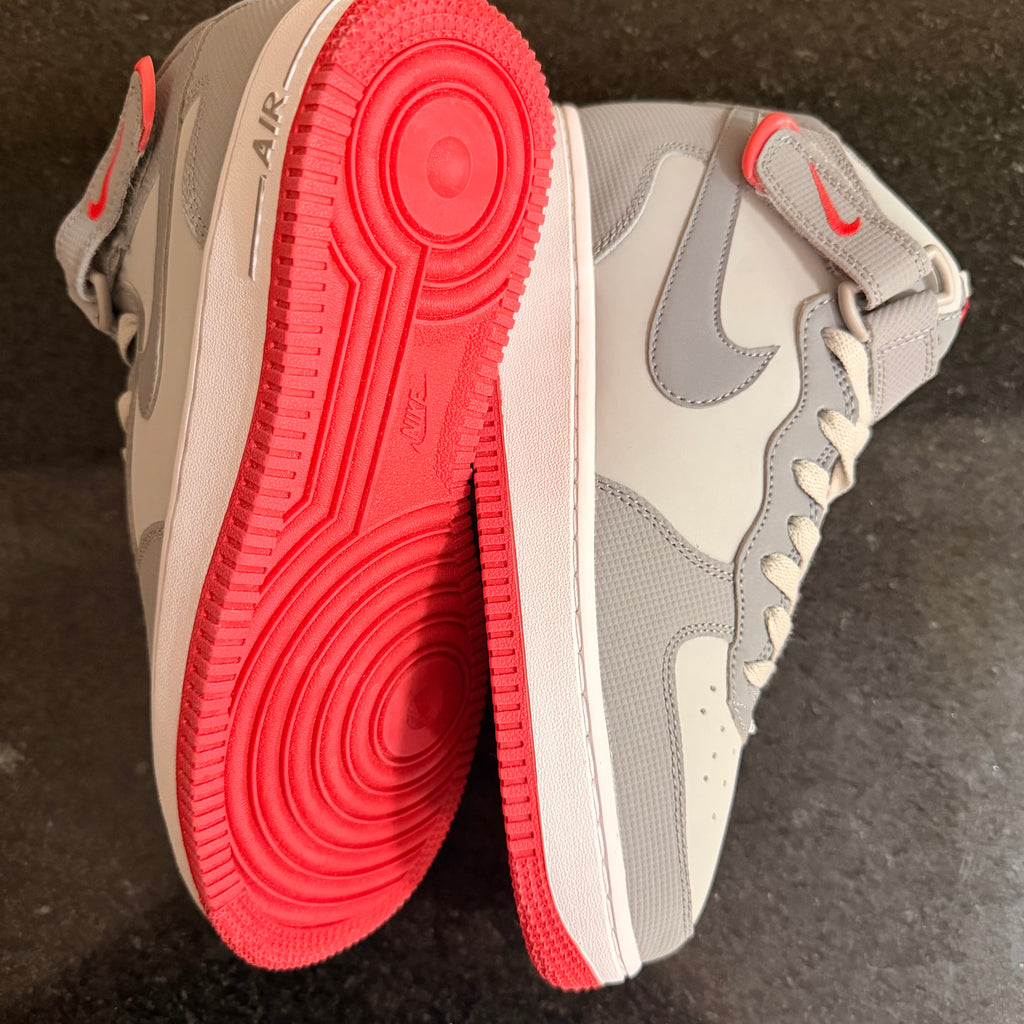 AF1 Mid Silver Lava