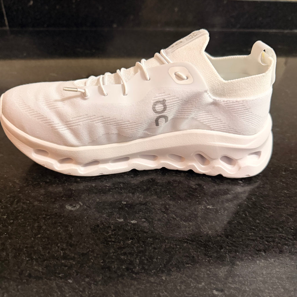 Oncloud Tilt Leowe White