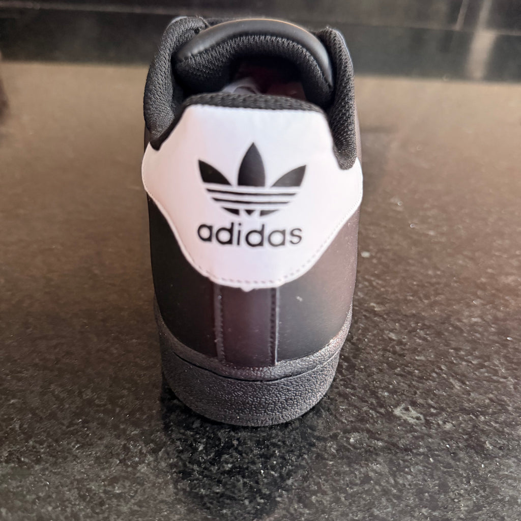 Superstar Black & White