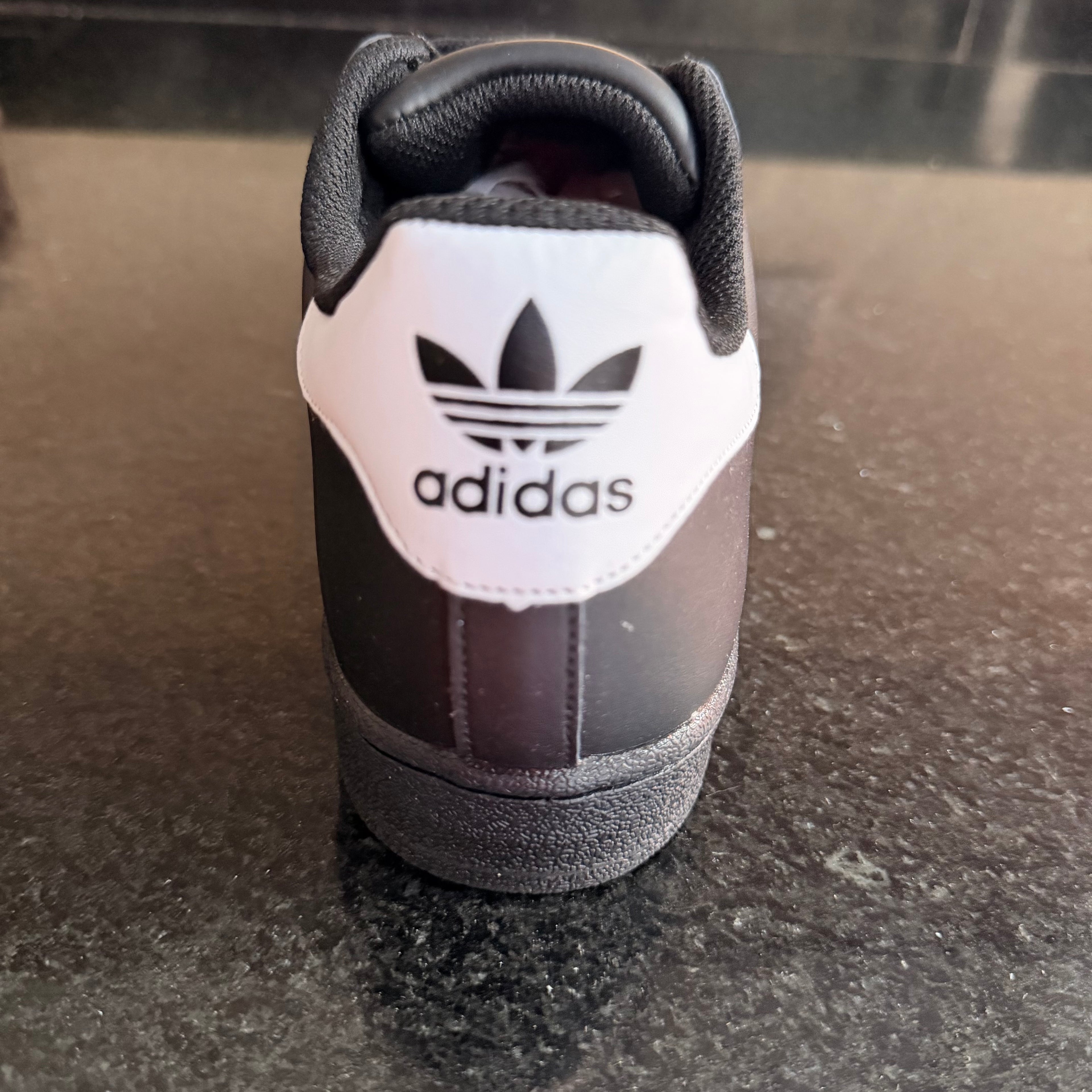 Superstar Black & White