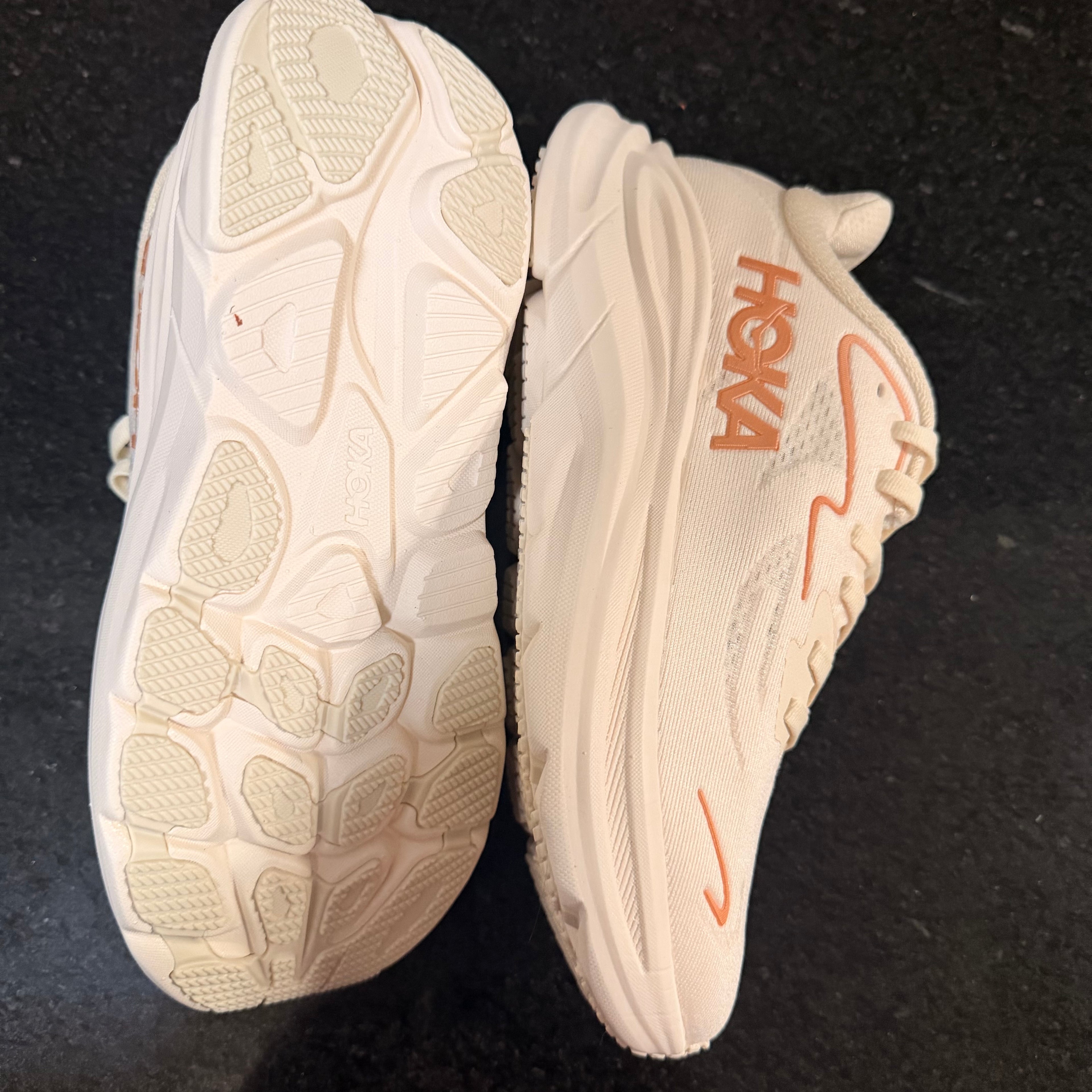 Hoka Clifton 10 beige  CON CAJA