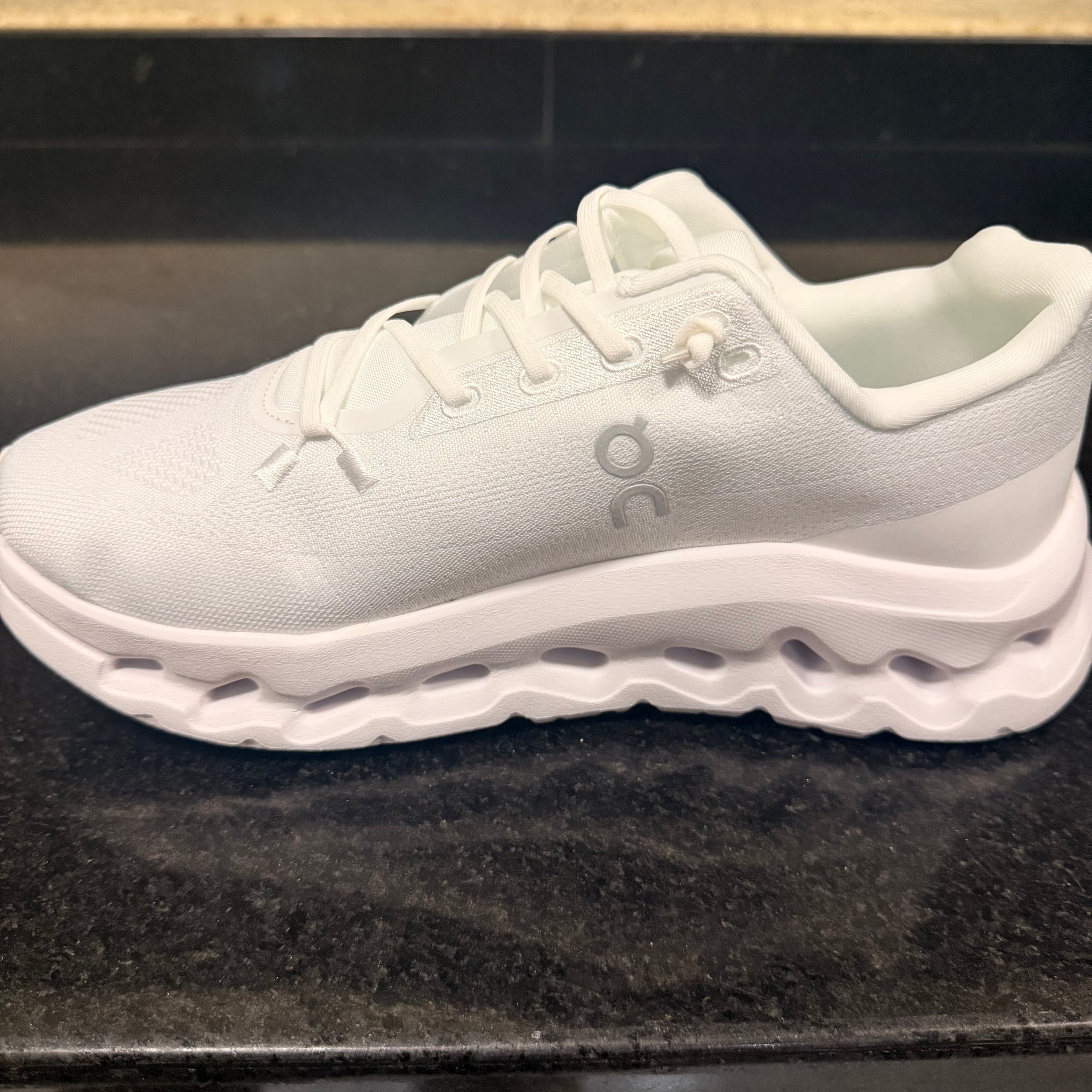 Oncloud Tilt White