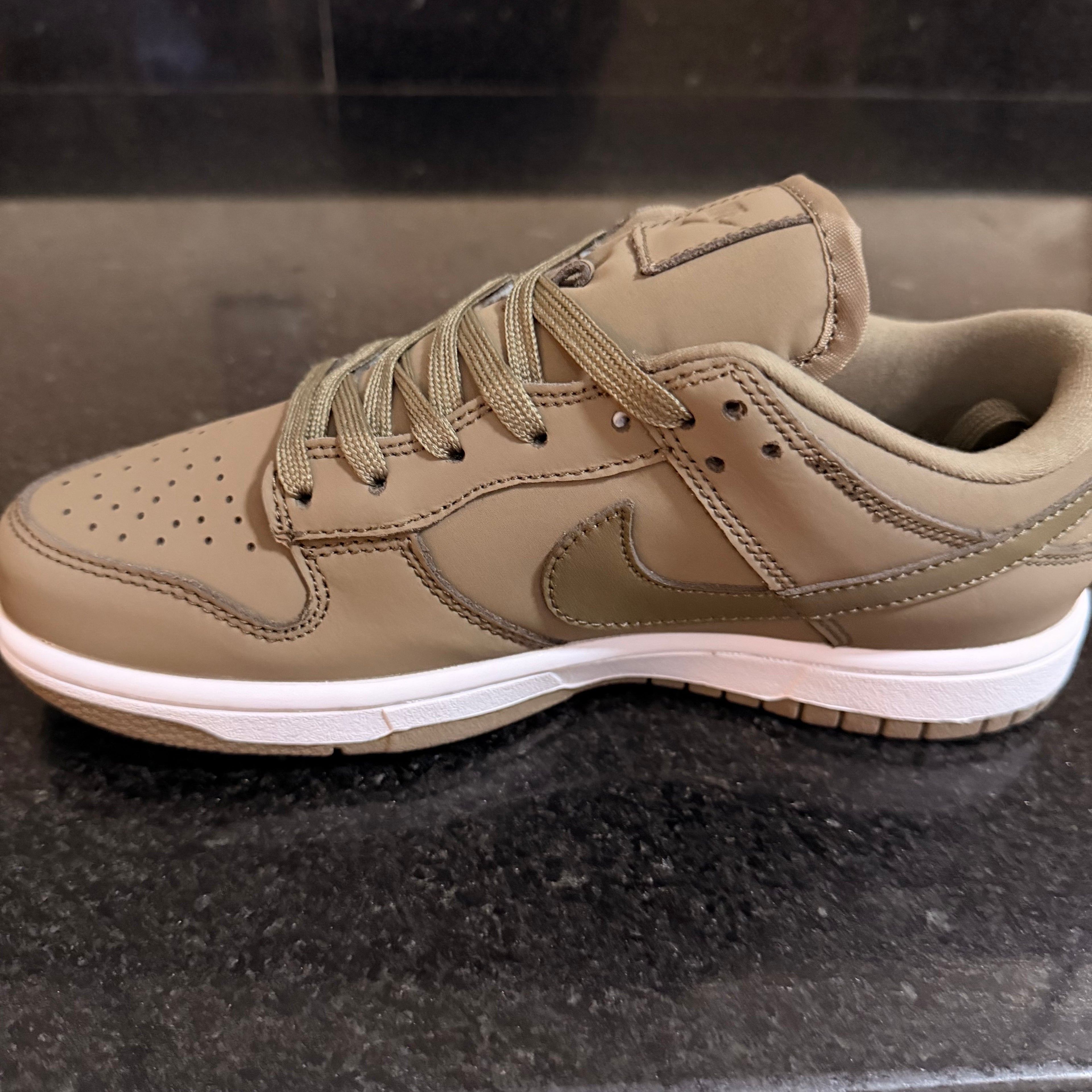 Dunk Low Neural Olive