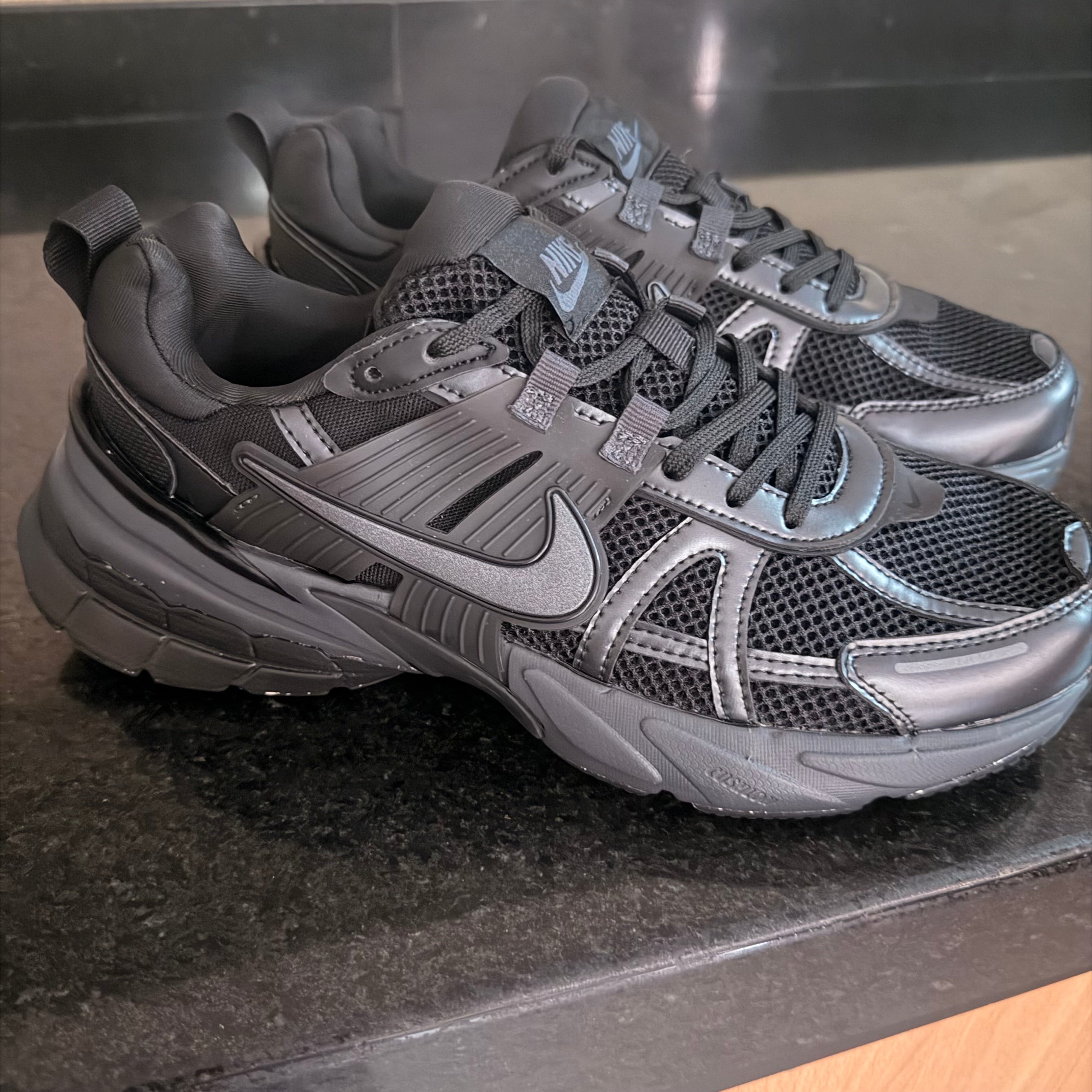 V2K Black